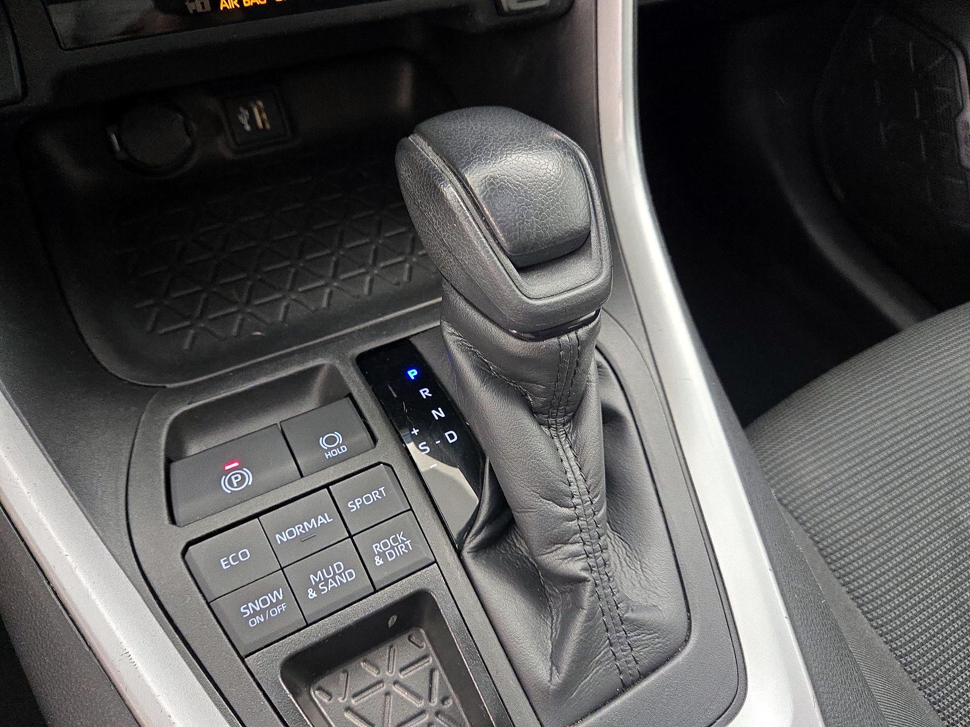 Thumbnail: 2023 Toyota RAV4 - 17