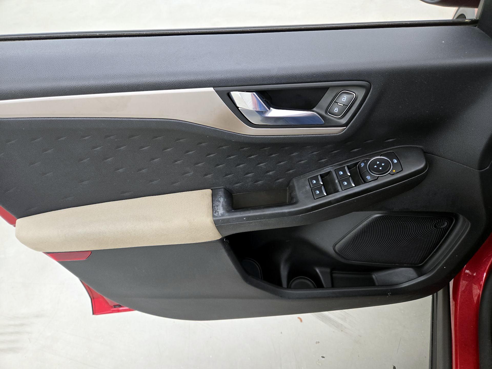 Thumbnail: 2020 Ford Escape - 12