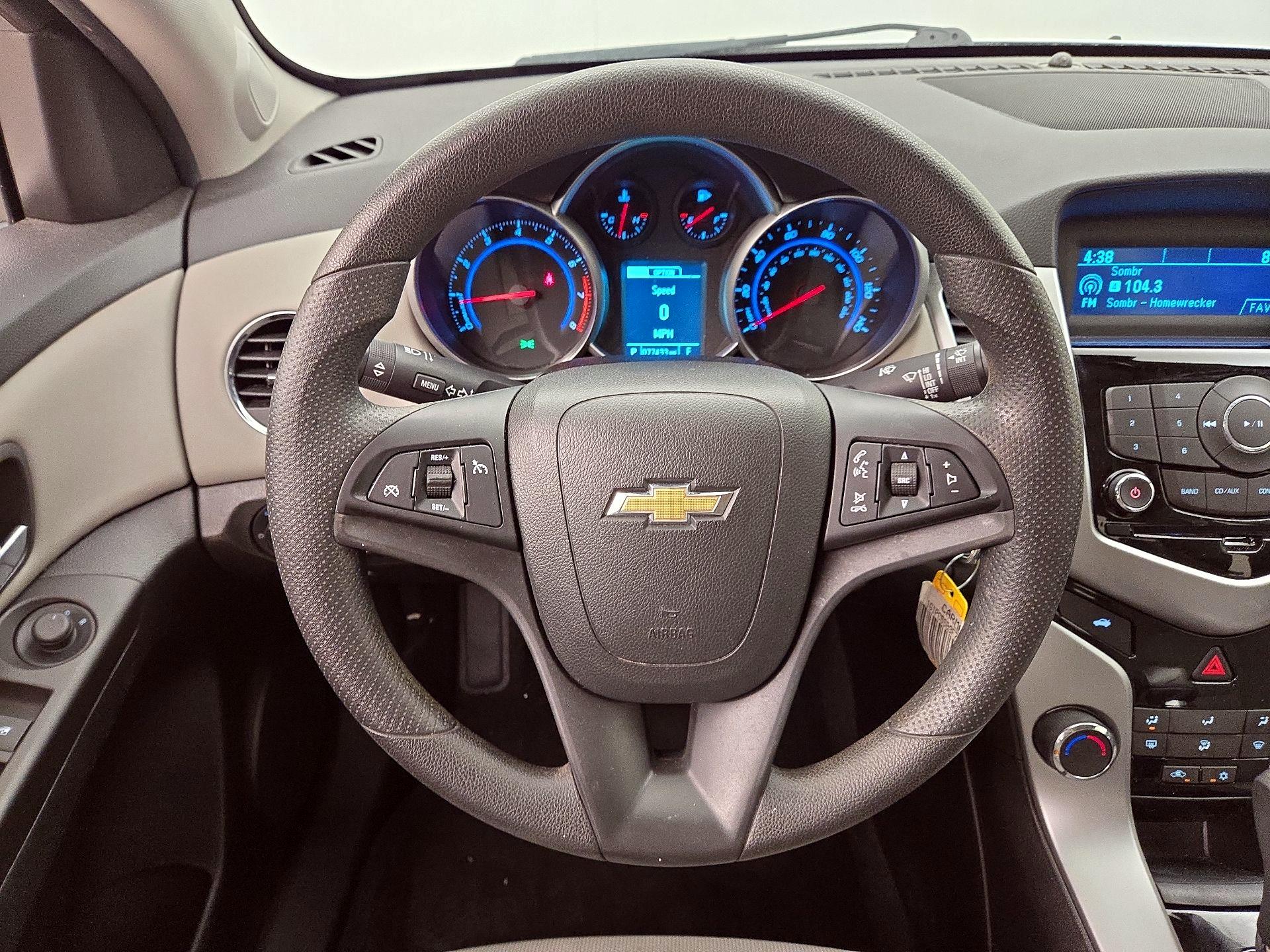 Thumbnail: 2015 Chevrolet Cruze - 10