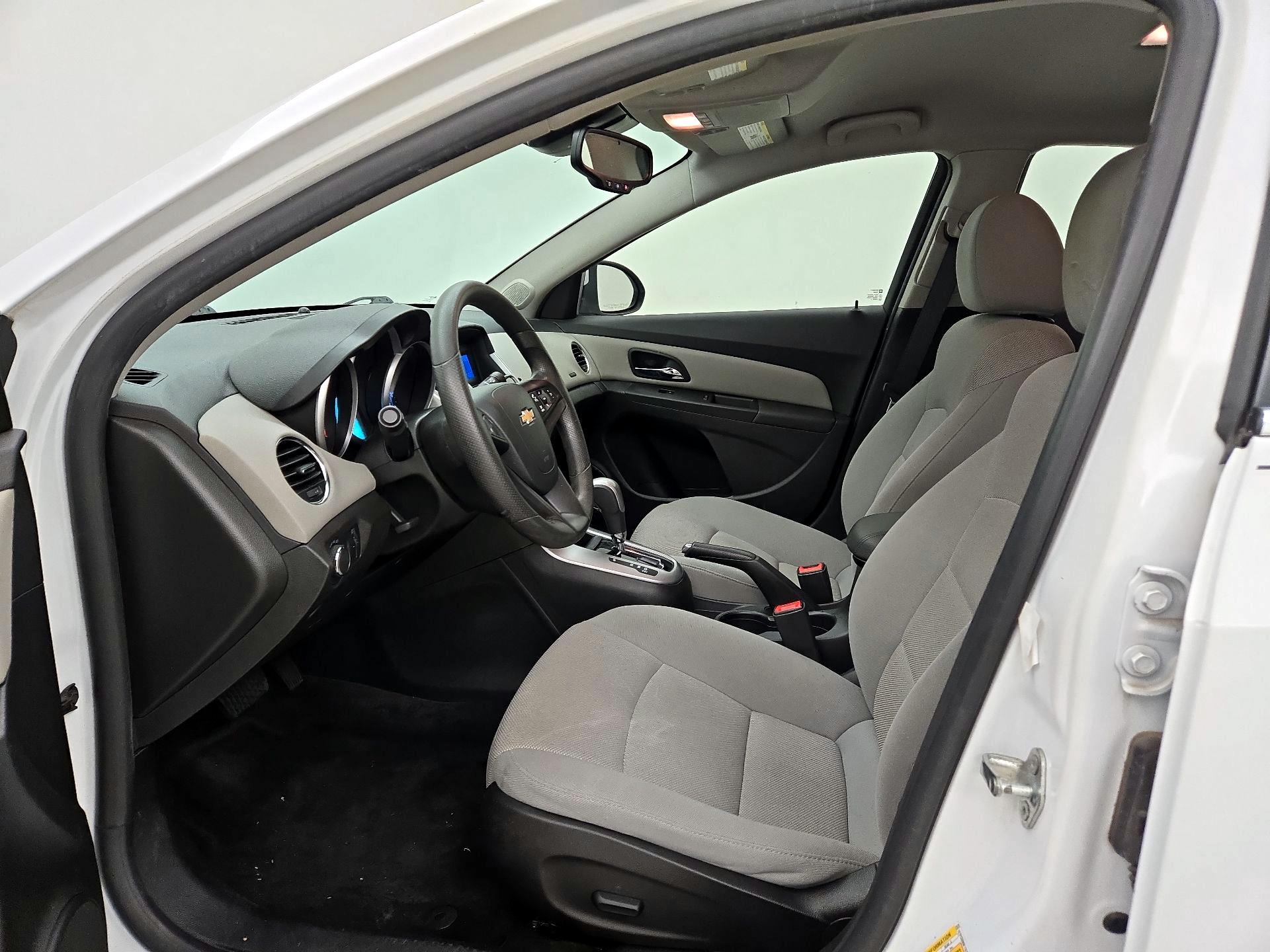 Thumbnail: 2015 Chevrolet Cruze - 11