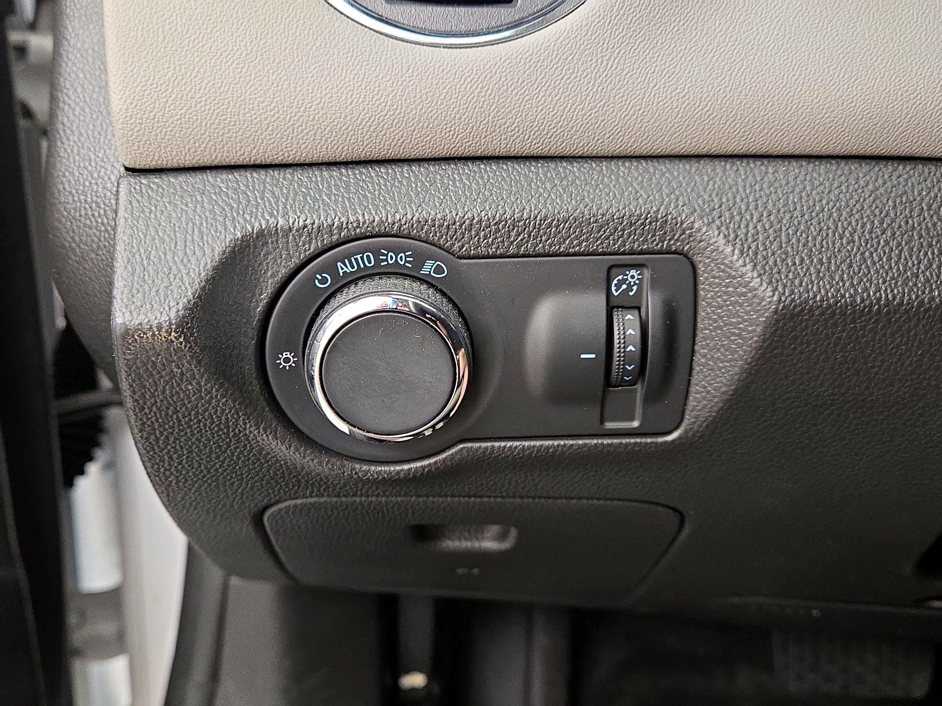 Thumbnail: 2015 Chevrolet Cruze - 13