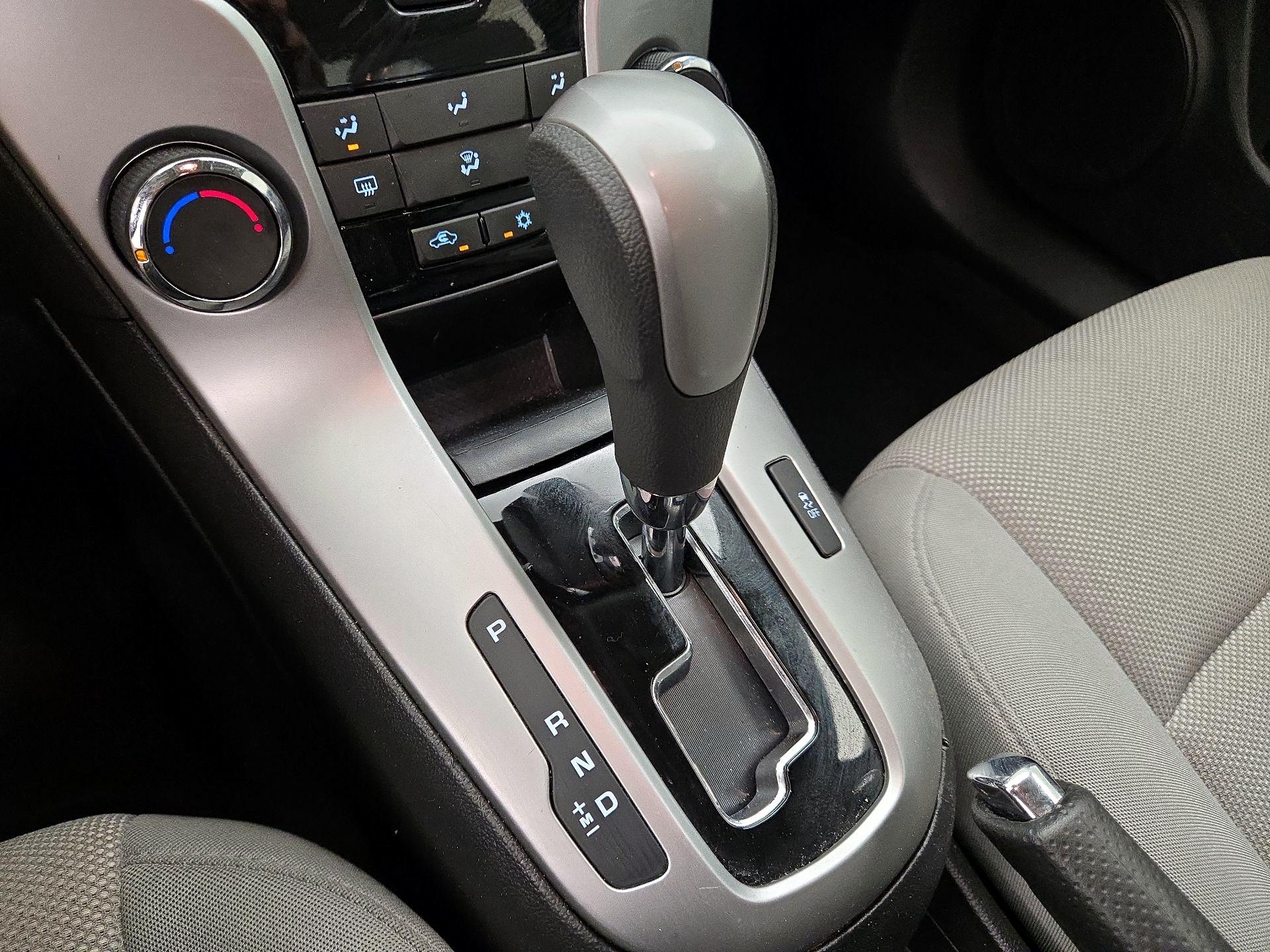 Thumbnail: 2015 Chevrolet Cruze - 16