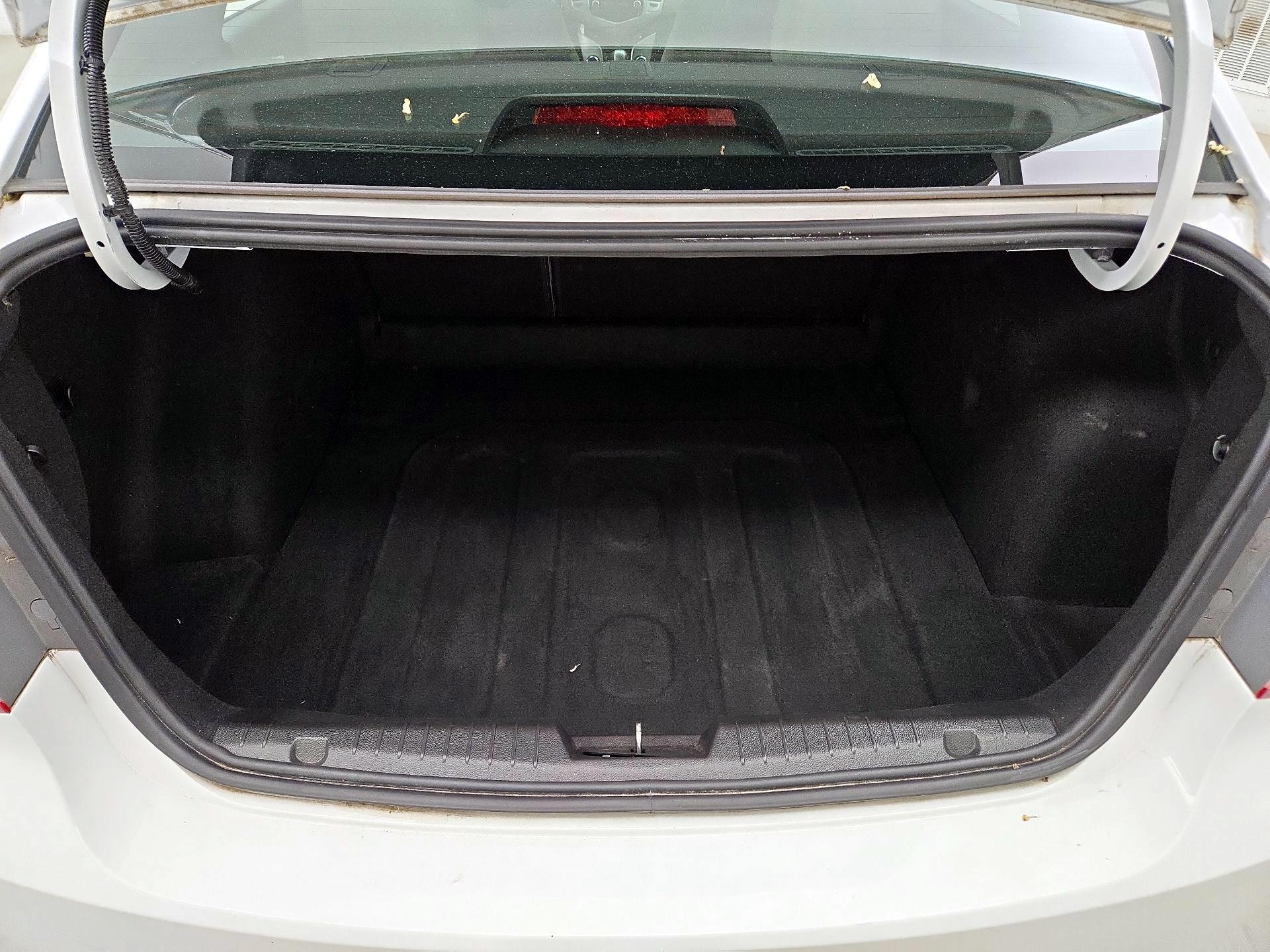 Thumbnail: 2015 Chevrolet Cruze - 19