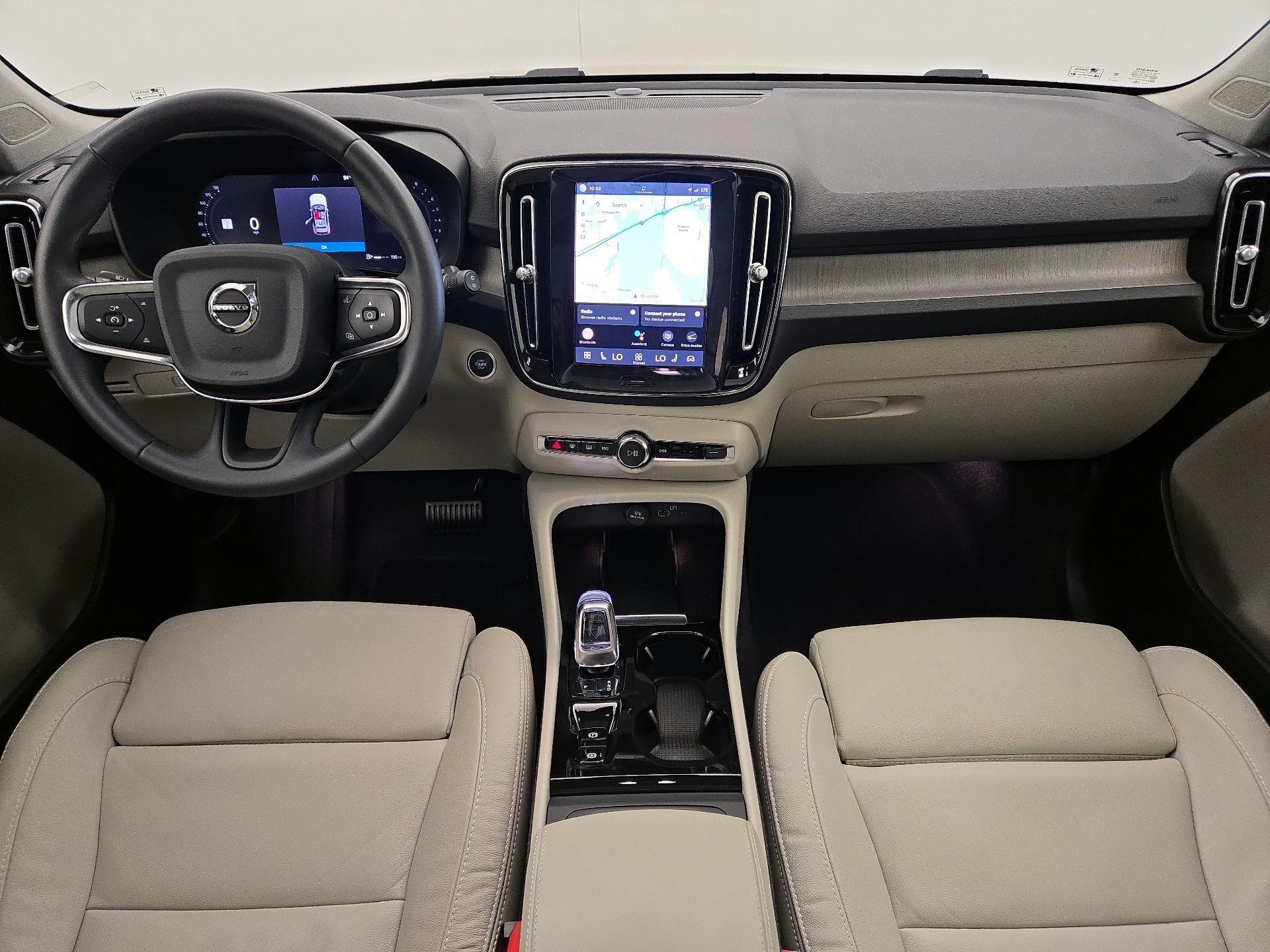 Thumbnail: 2023 Volvo XC40 - 9