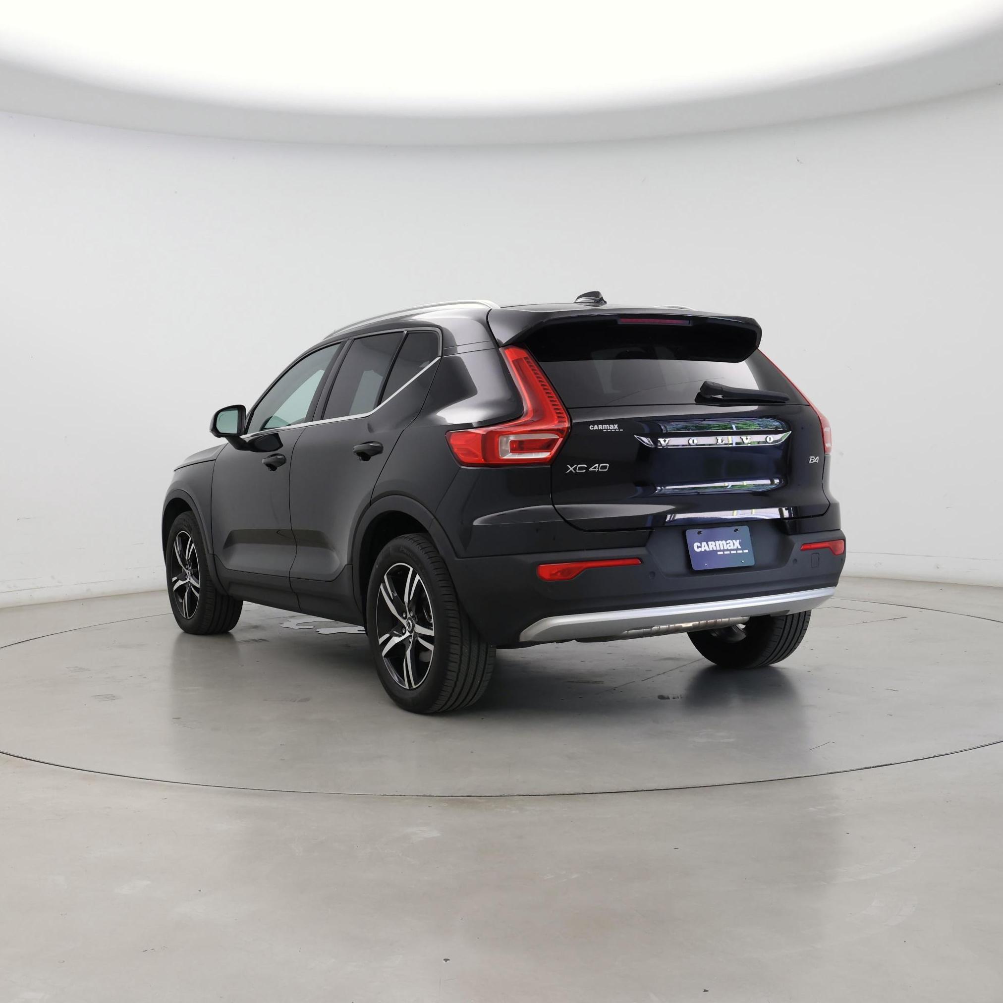 Thumbnail: 2023 Volvo XC40 - 2