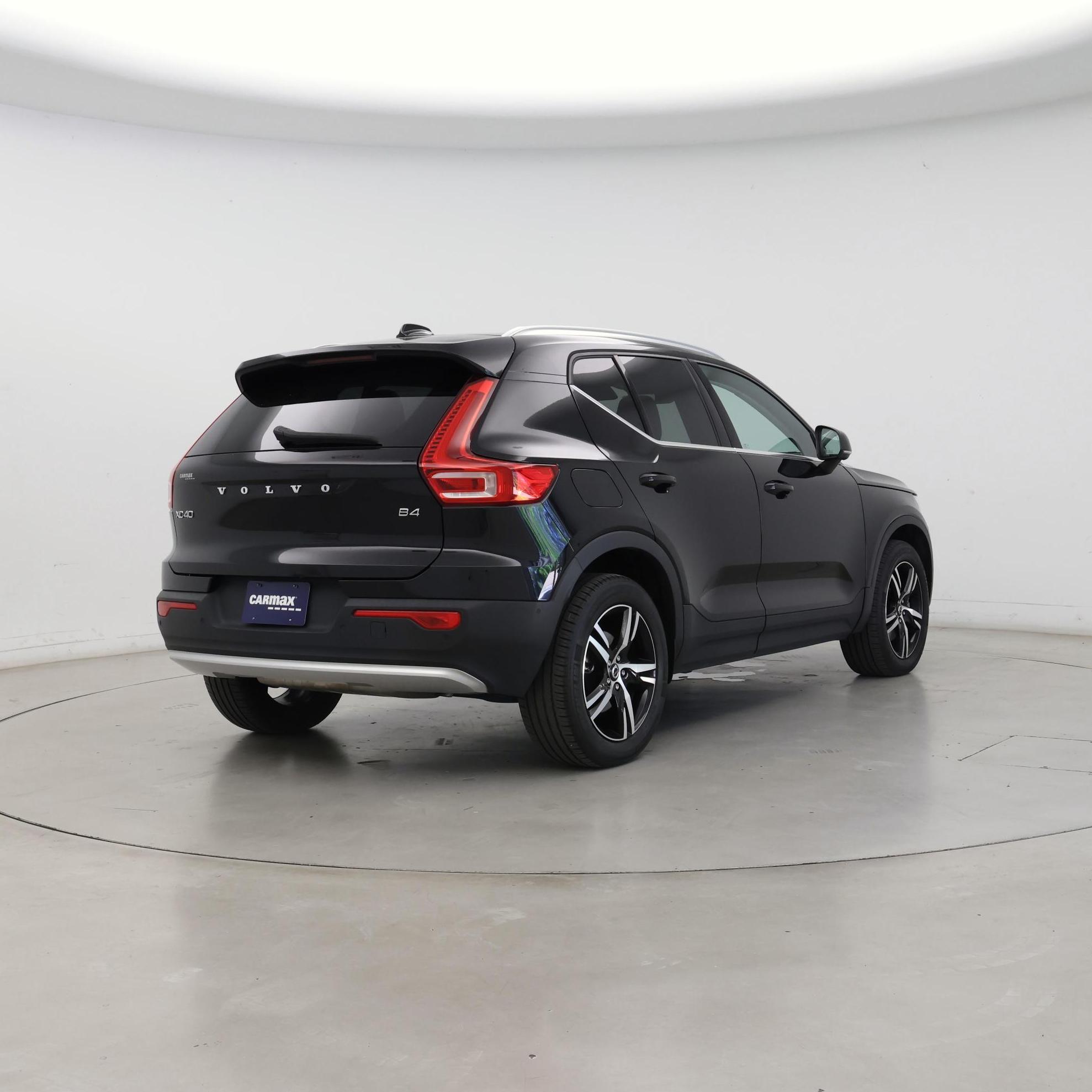 Thumbnail: 2023 Volvo XC40 - 8