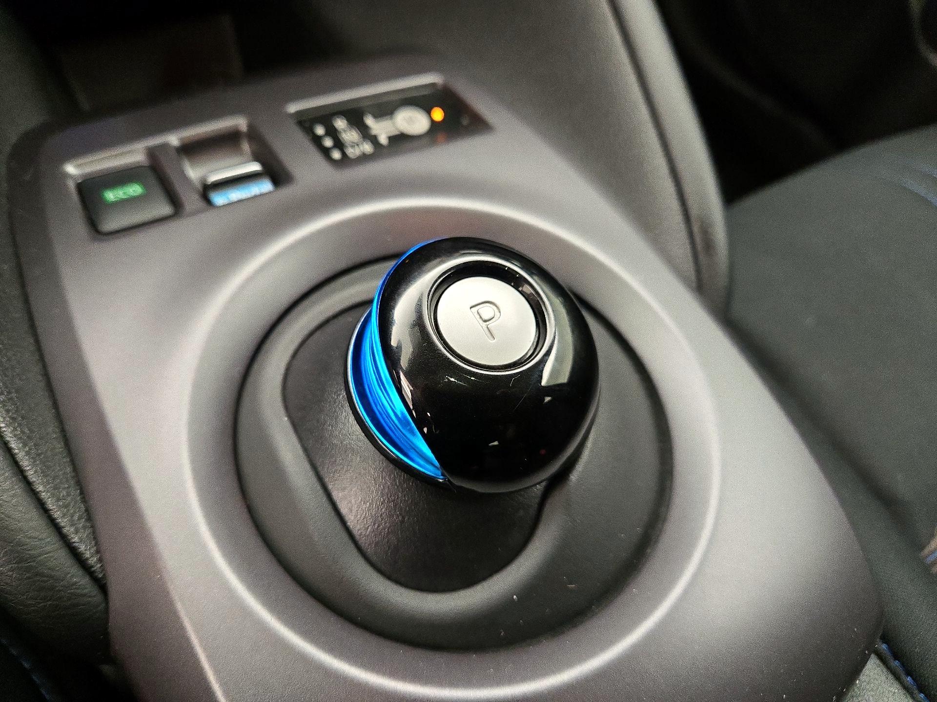 Thumbnail: 2022 Nissan Leaf - 17
