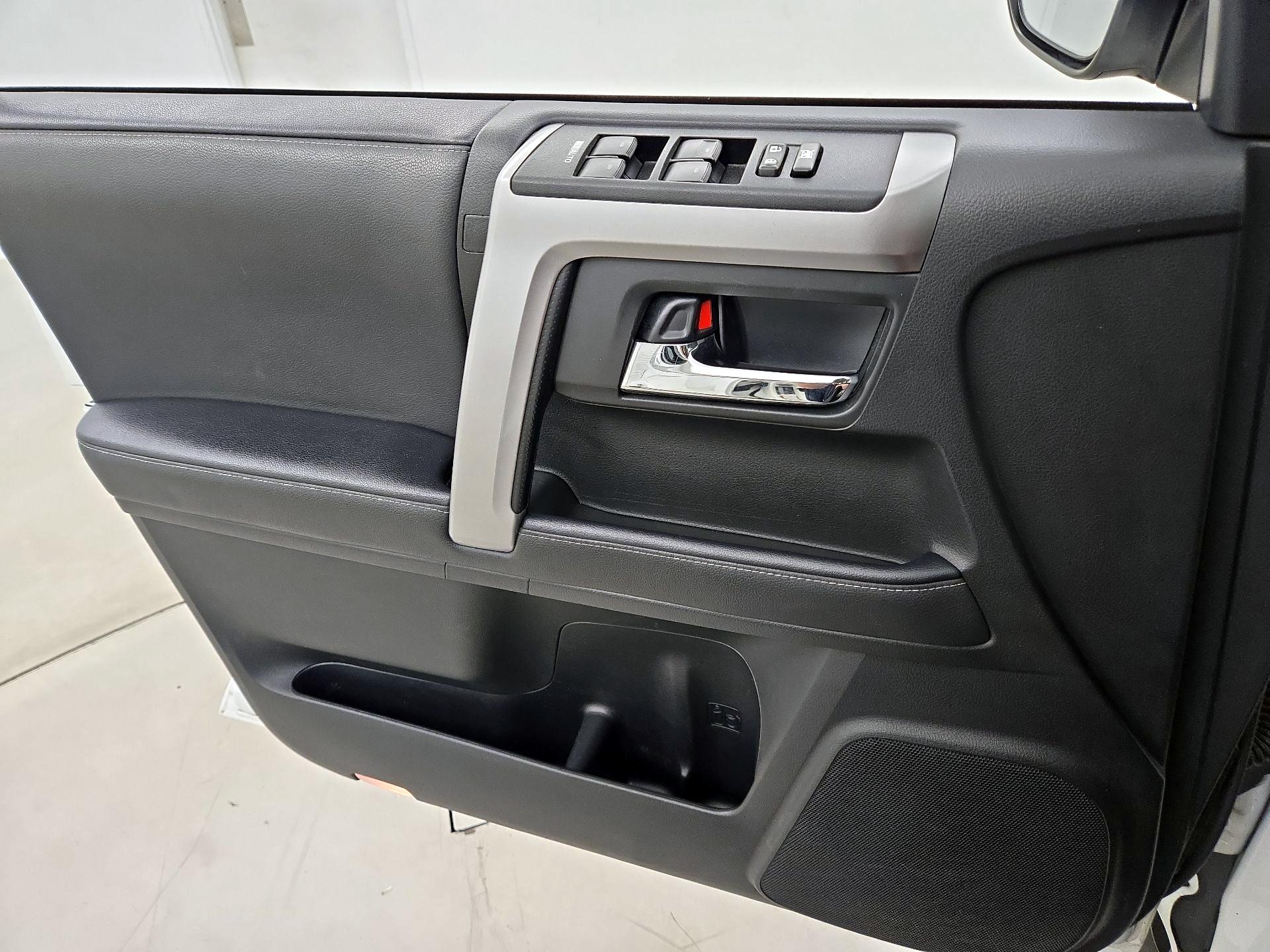 Thumbnail: 2020 Toyota 4Runner - 12