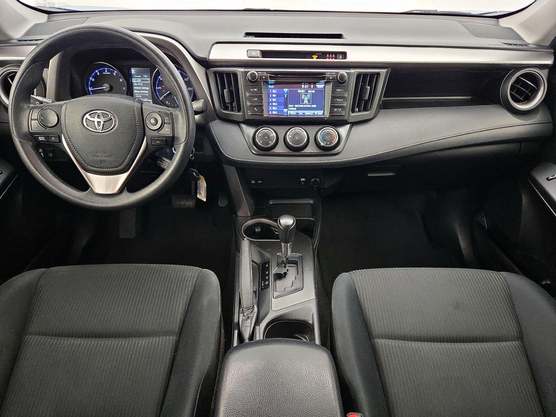 Thumbnail: 2017 Toyota RAV4 - 9