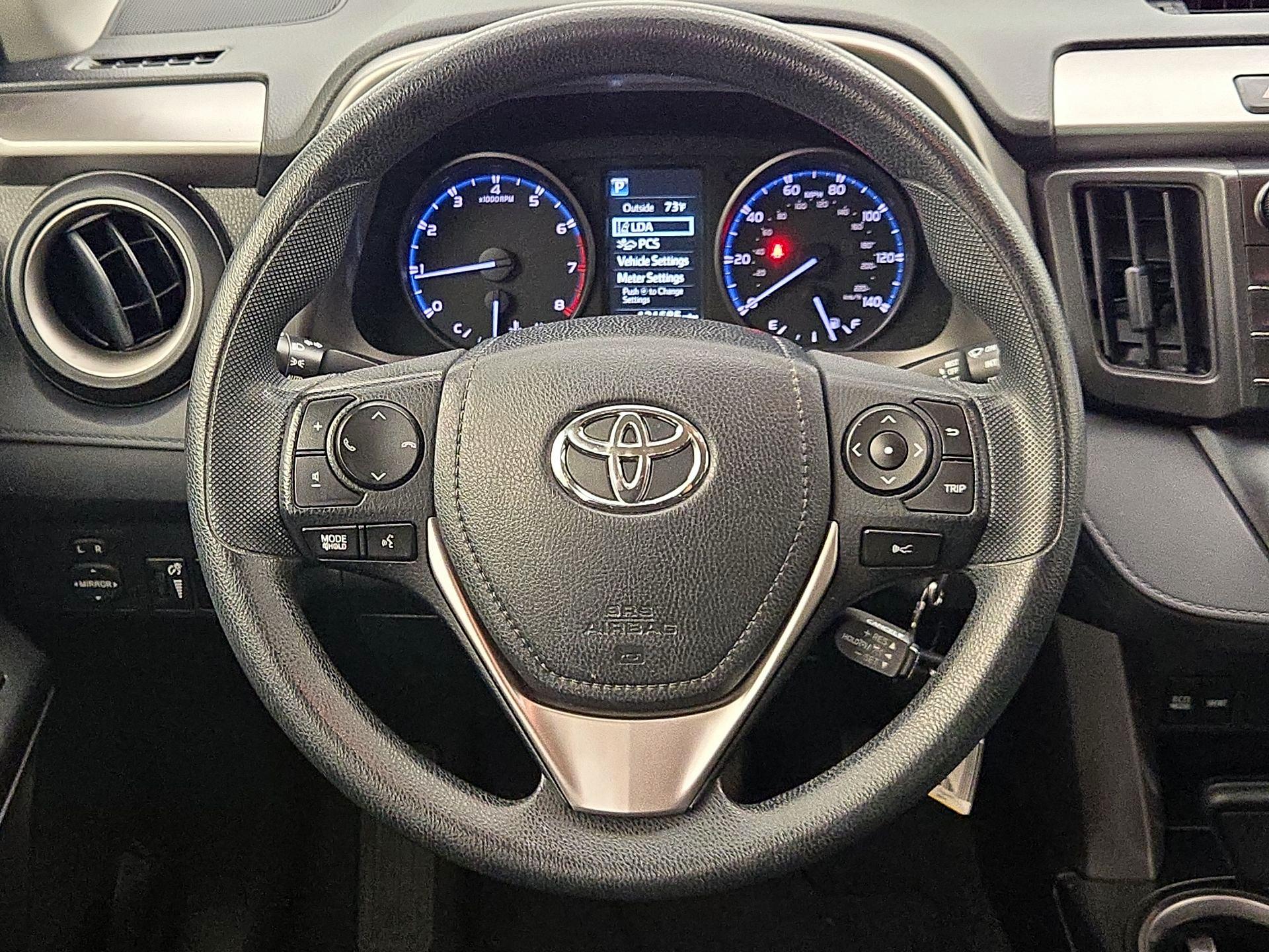 Thumbnail: 2017 Toyota RAV4 - 10