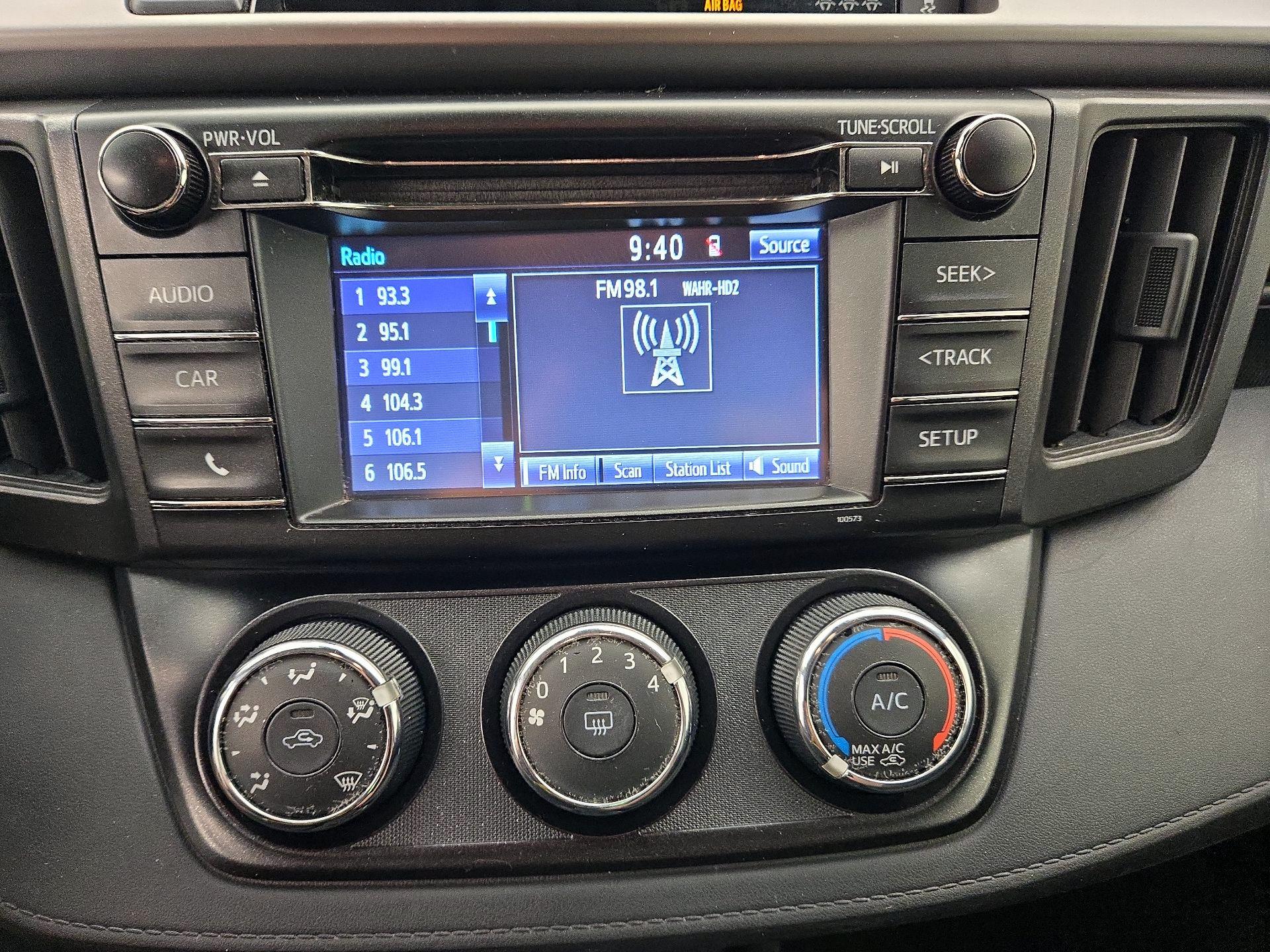 Thumbnail: 2017 Toyota RAV4 - 15