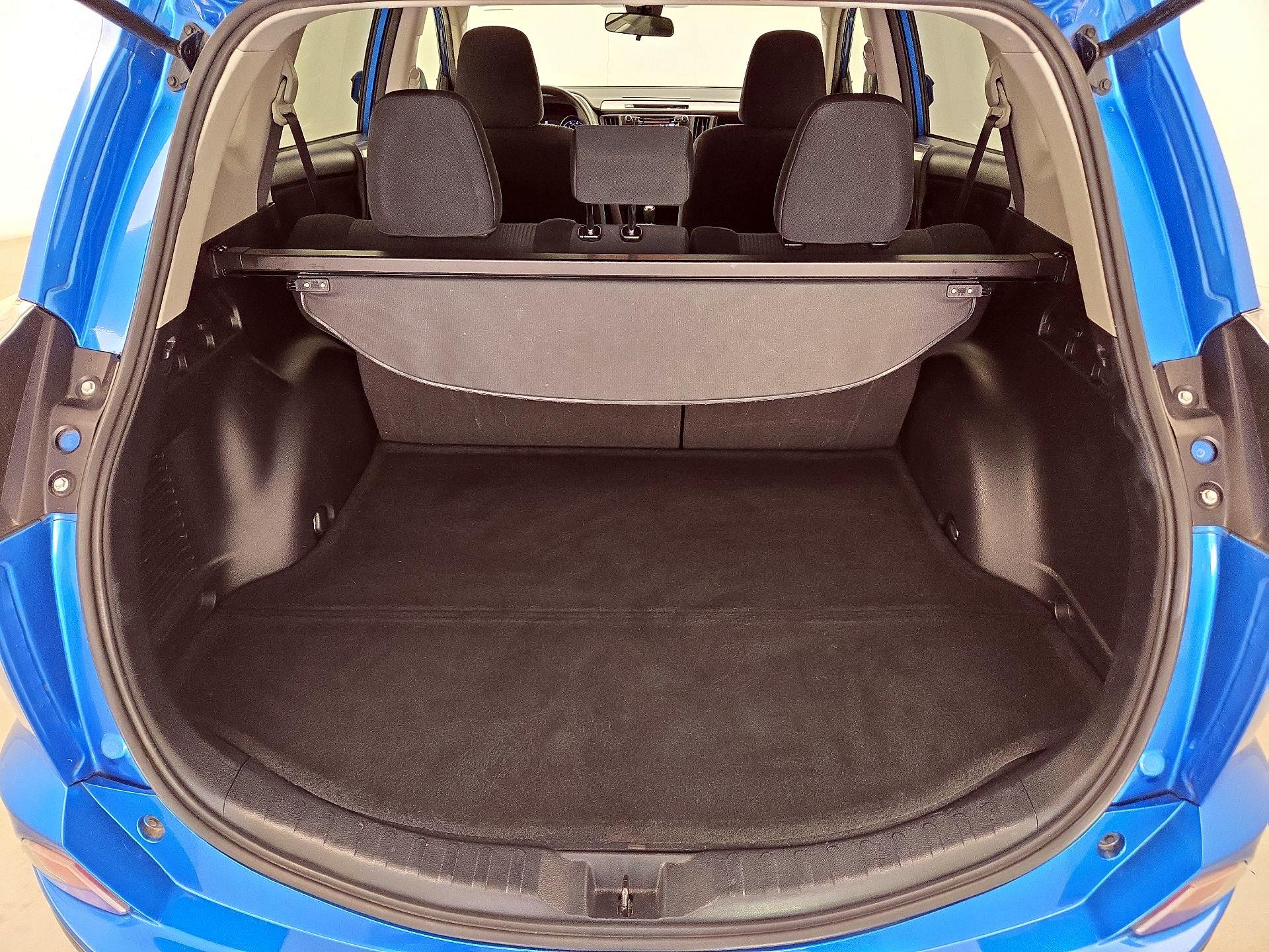 Thumbnail: 2017 Toyota RAV4 - 20