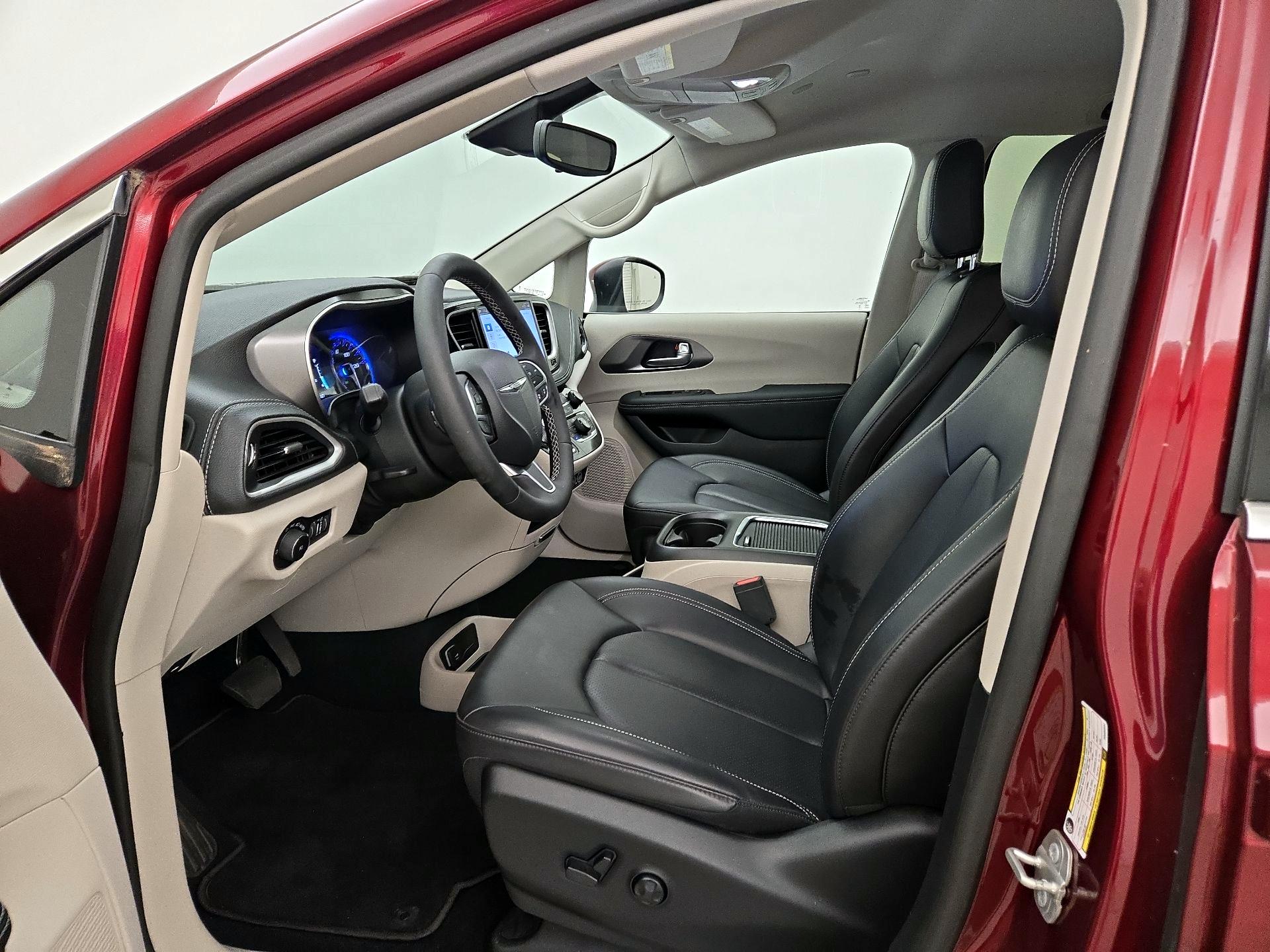 Thumbnail: 2023 Chrysler Pacifica - 11