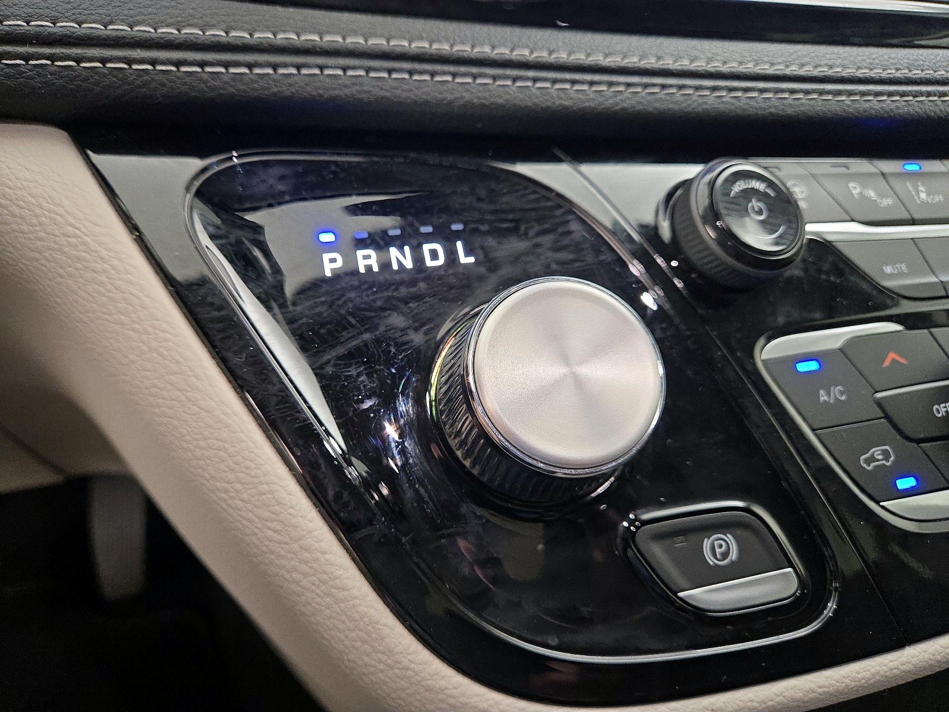 Thumbnail: 2023 Chrysler Pacifica - 17