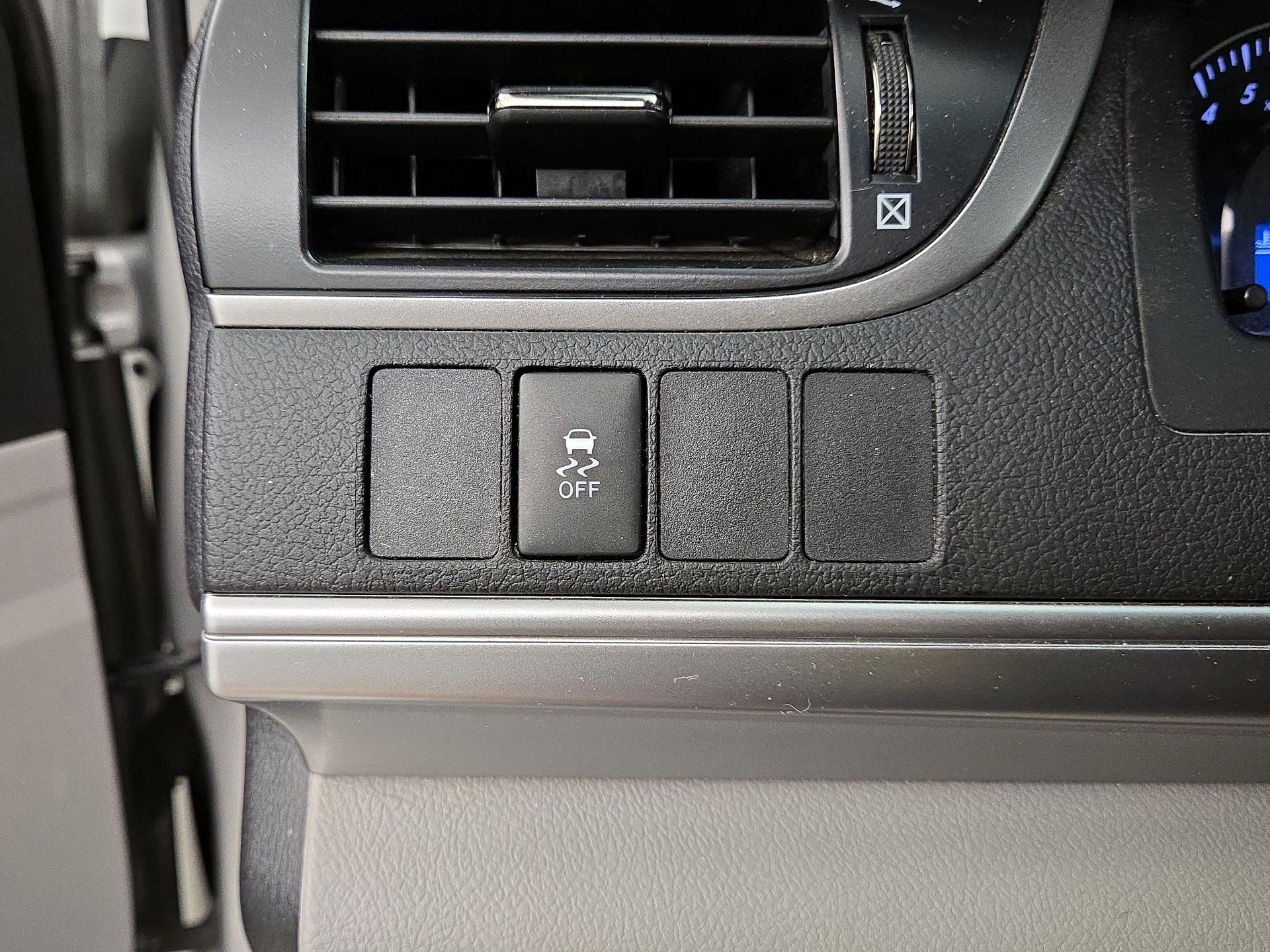 Thumbnail: 2014 Toyota Camry - 13