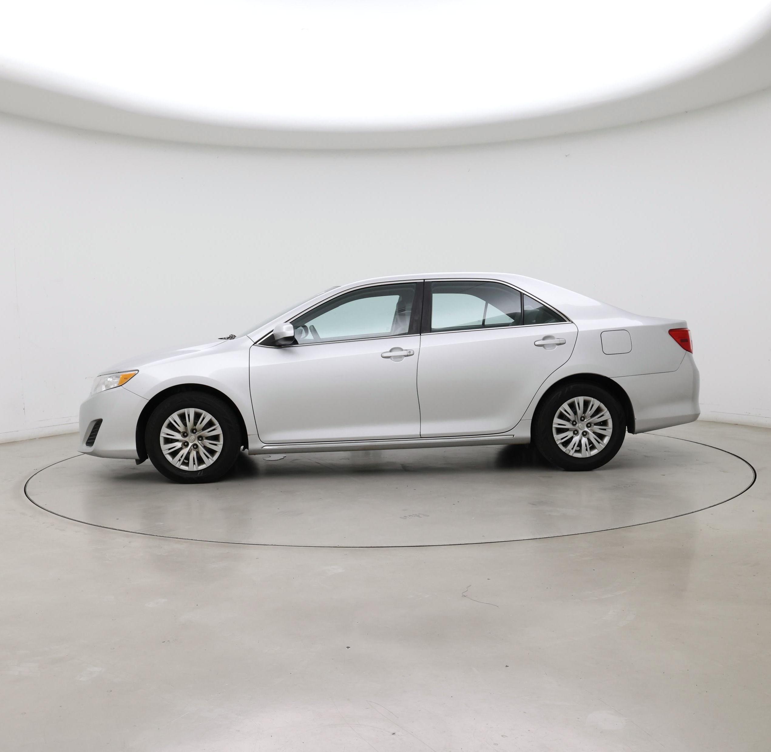 Thumbnail: 2014 Toyota Camry - 3