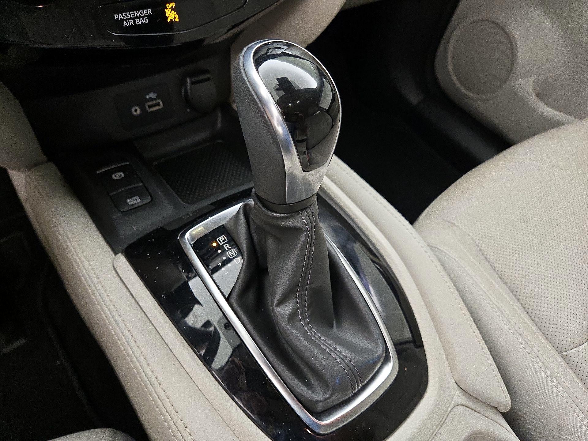 Thumbnail: 2019 Nissan Rogue Sport - 18