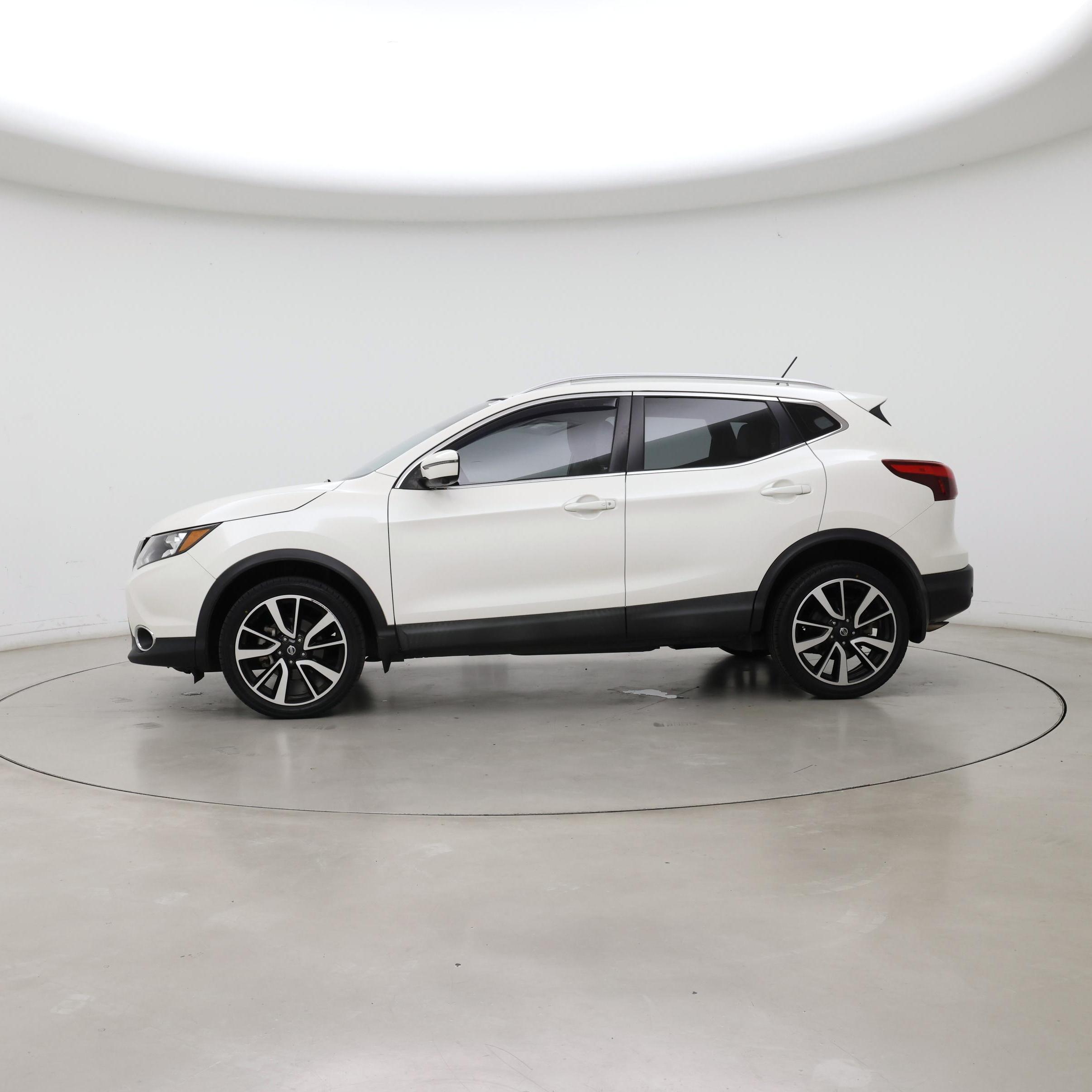 Thumbnail: 2019 Nissan Rogue Sport - 3