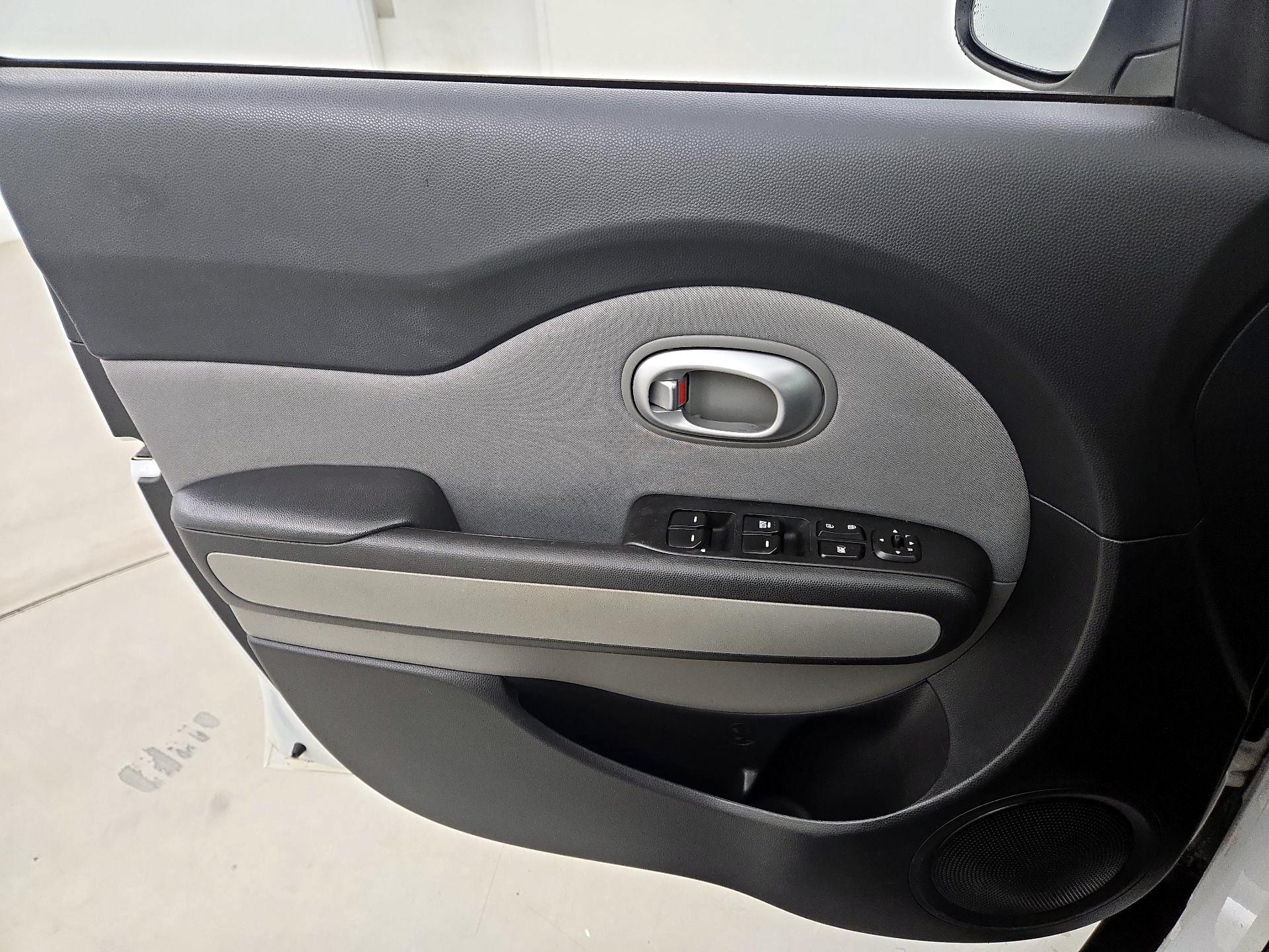 Thumbnail: 2016 Kia Soul - 12