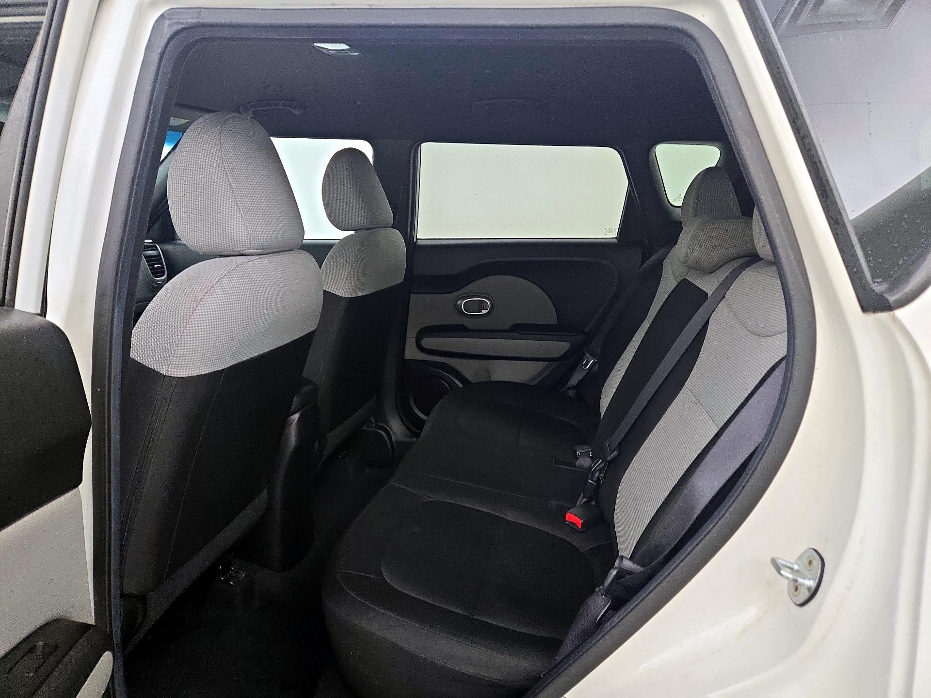 Thumbnail: 2016 Kia Soul - 18
