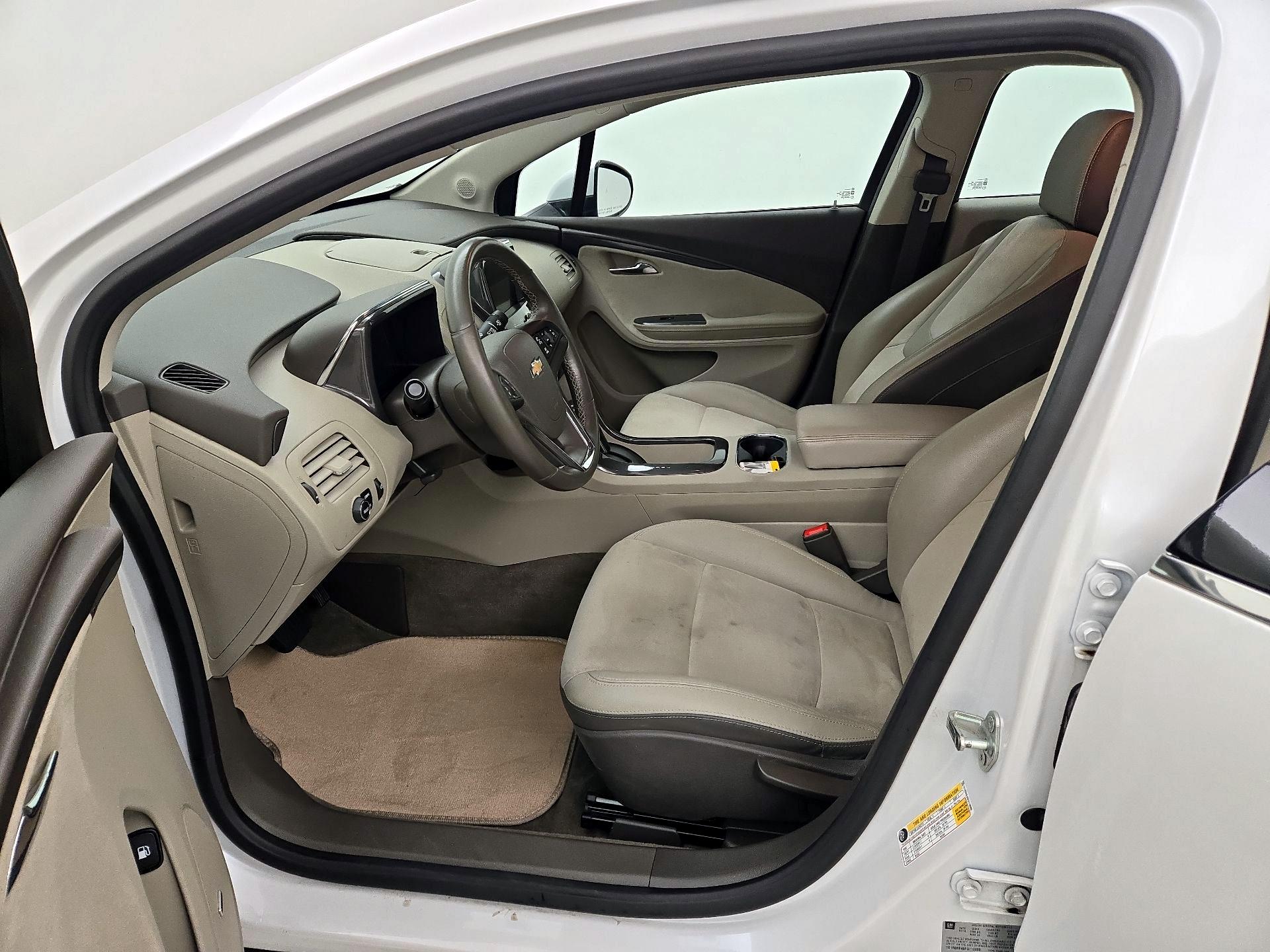 Thumbnail: 2015 Chevrolet Volt - 11