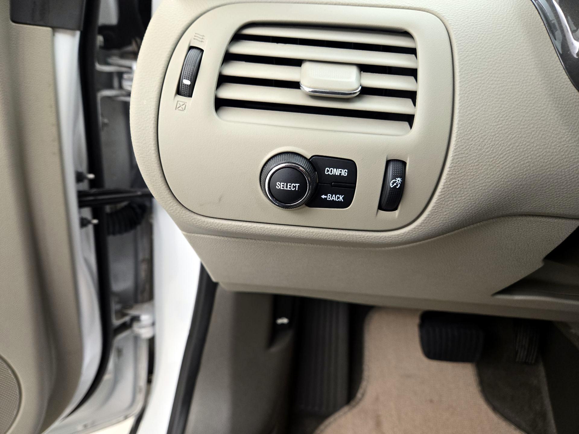 Thumbnail: 2015 Chevrolet Volt - 13