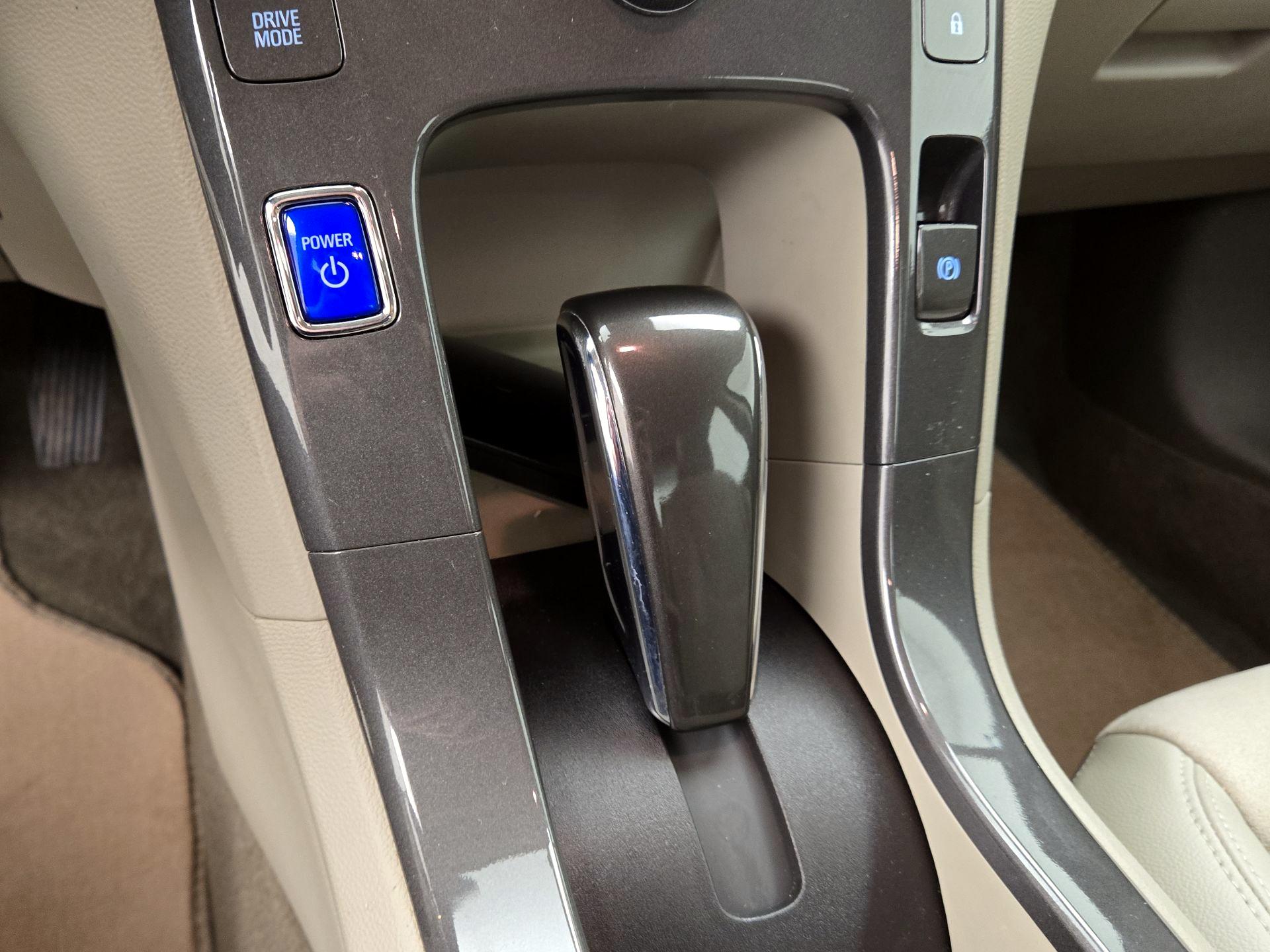 Thumbnail: 2015 Chevrolet Volt - 17
