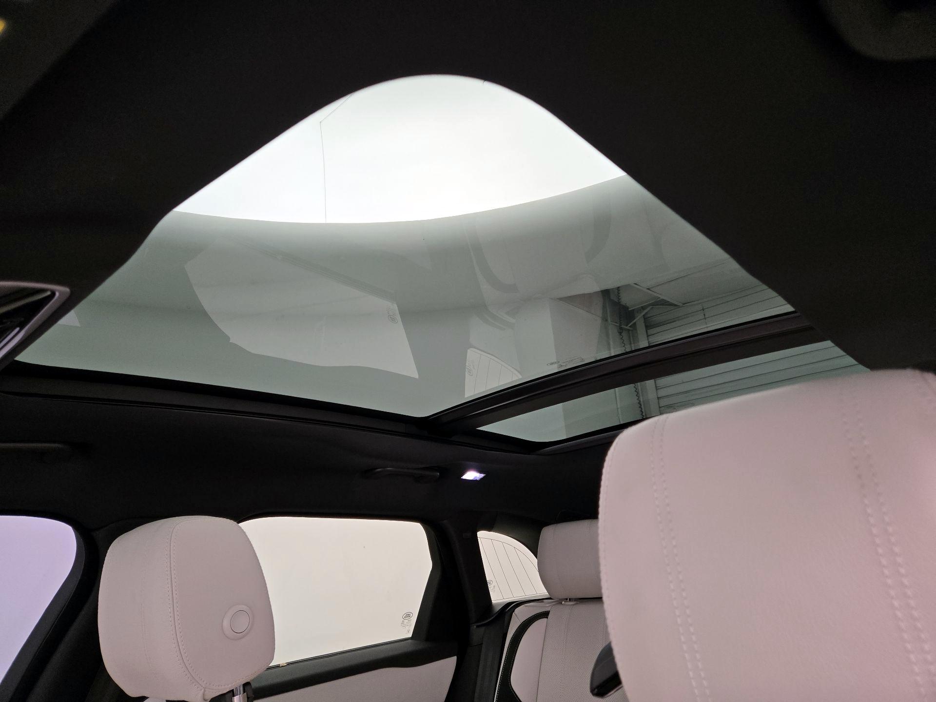 Thumbnail: 2020 Land Rover Range Rover Velar - 20