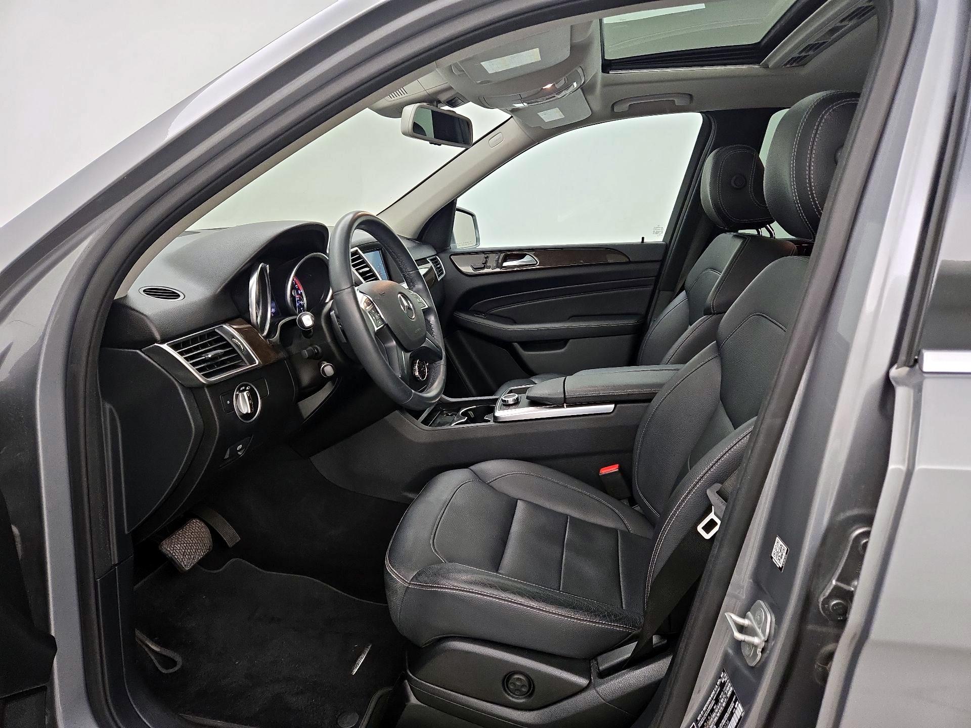 Thumbnail: 2015 Mercedes-Benz M-Class - 11