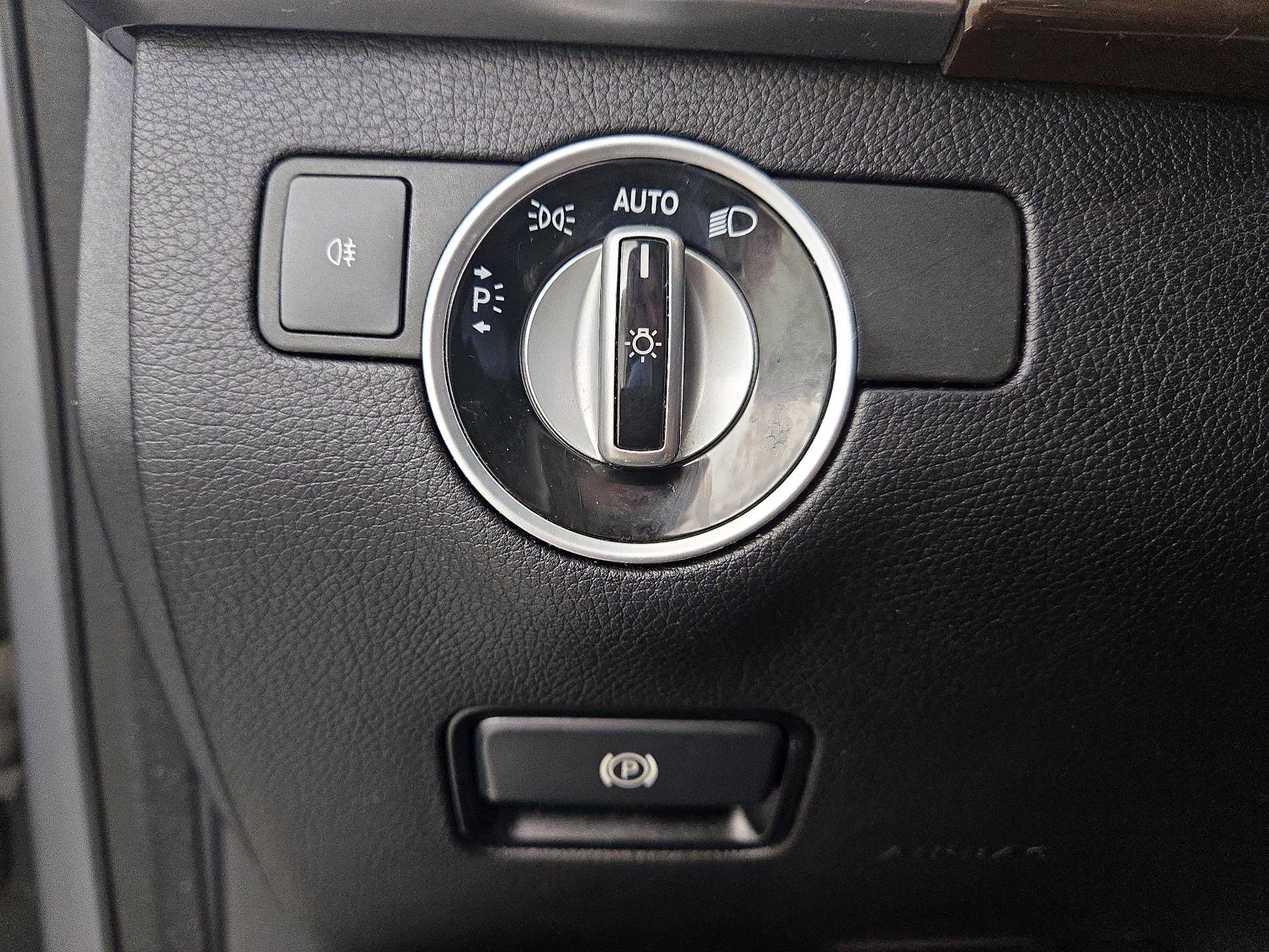 Thumbnail: 2015 Mercedes-Benz M-Class - 13