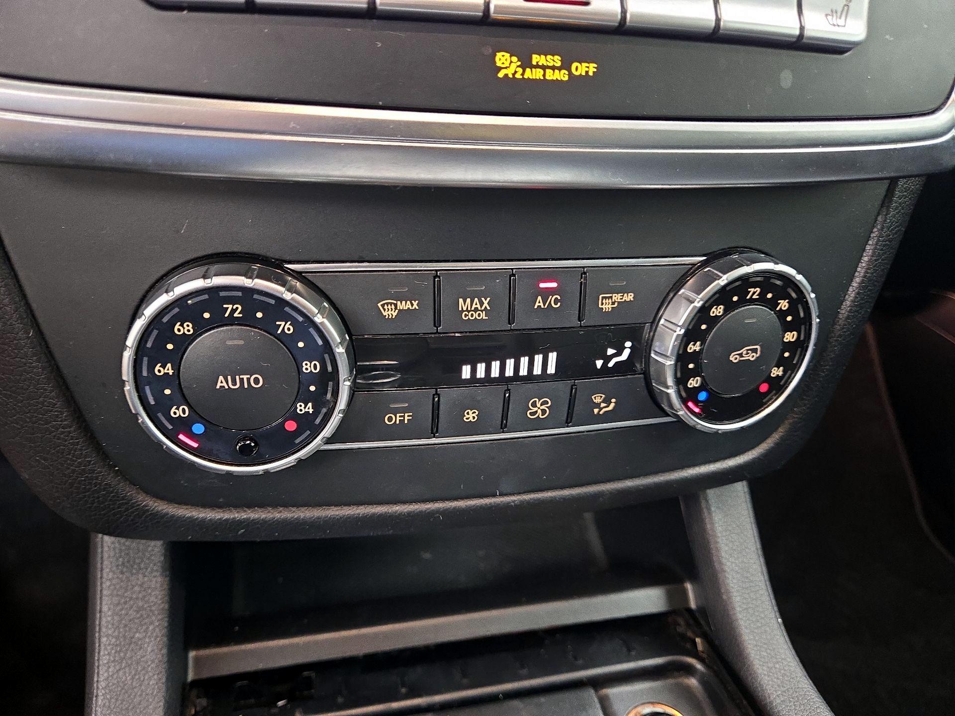 Thumbnail: 2015 Mercedes-Benz M-Class - 17