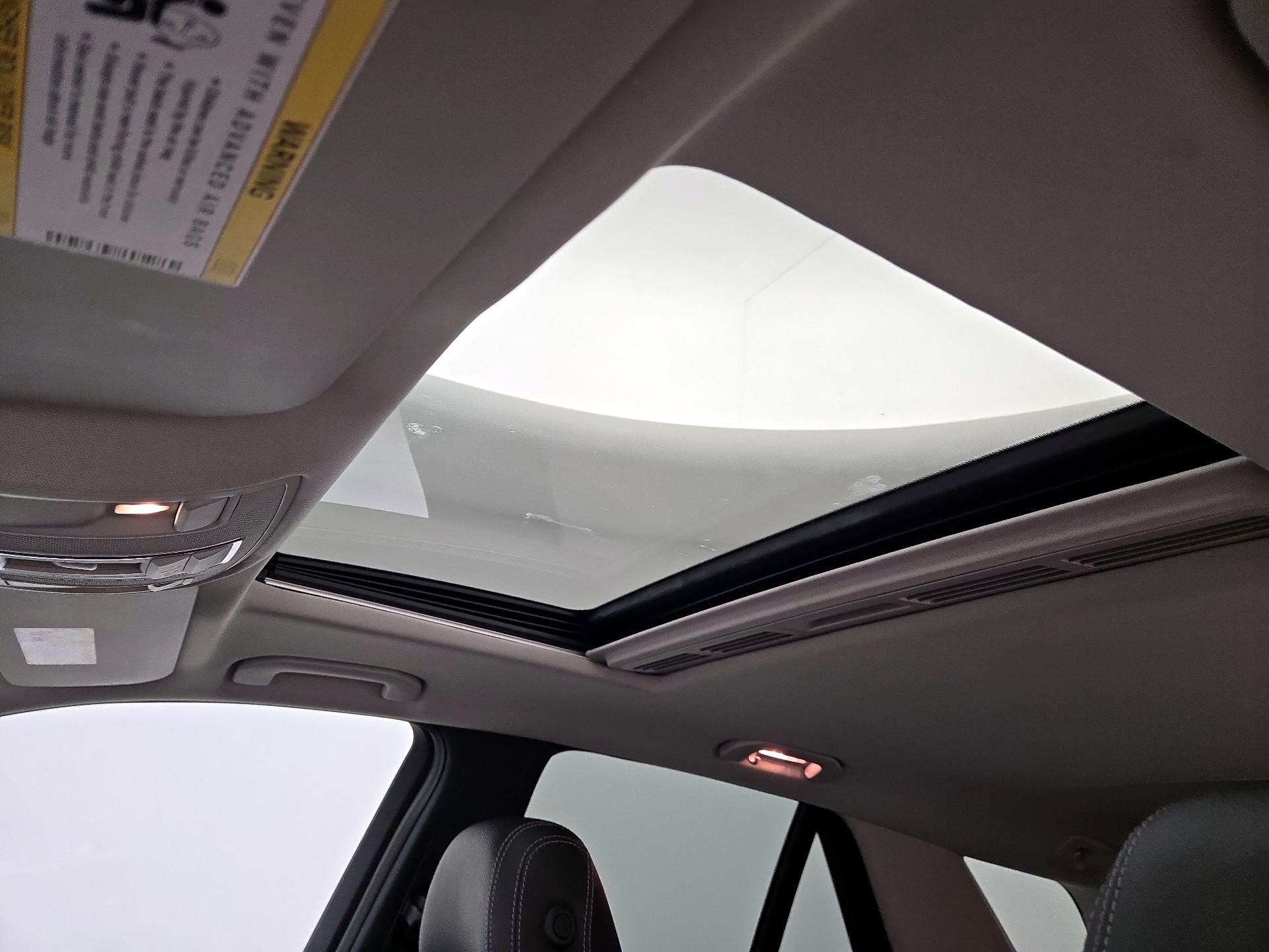 Thumbnail: 2015 Mercedes-Benz M-Class - 19