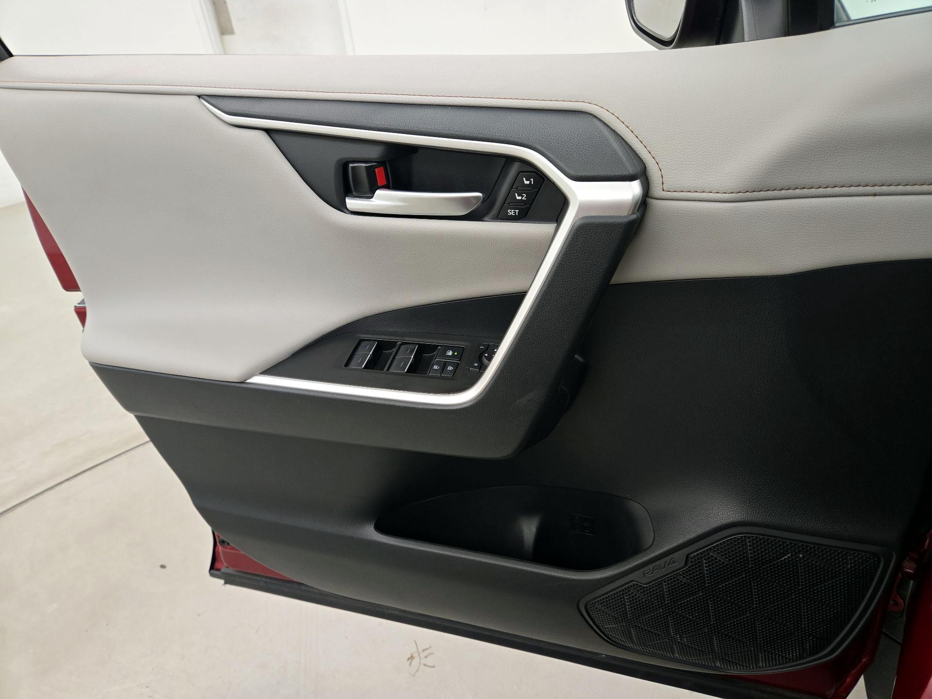 Thumbnail: 2023 Toyota RAV4 - 12