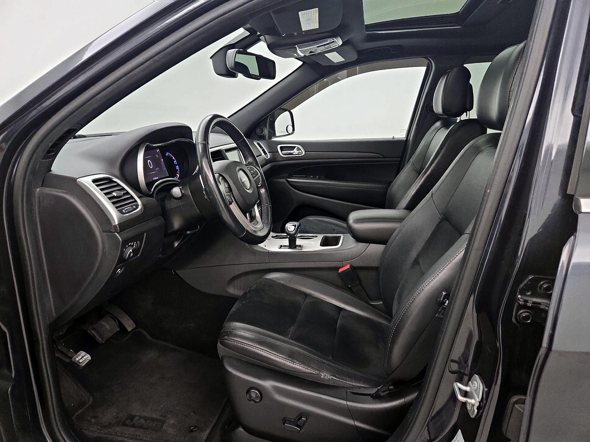 Thumbnail: 2015 Jeep Grand Cherokee - 11