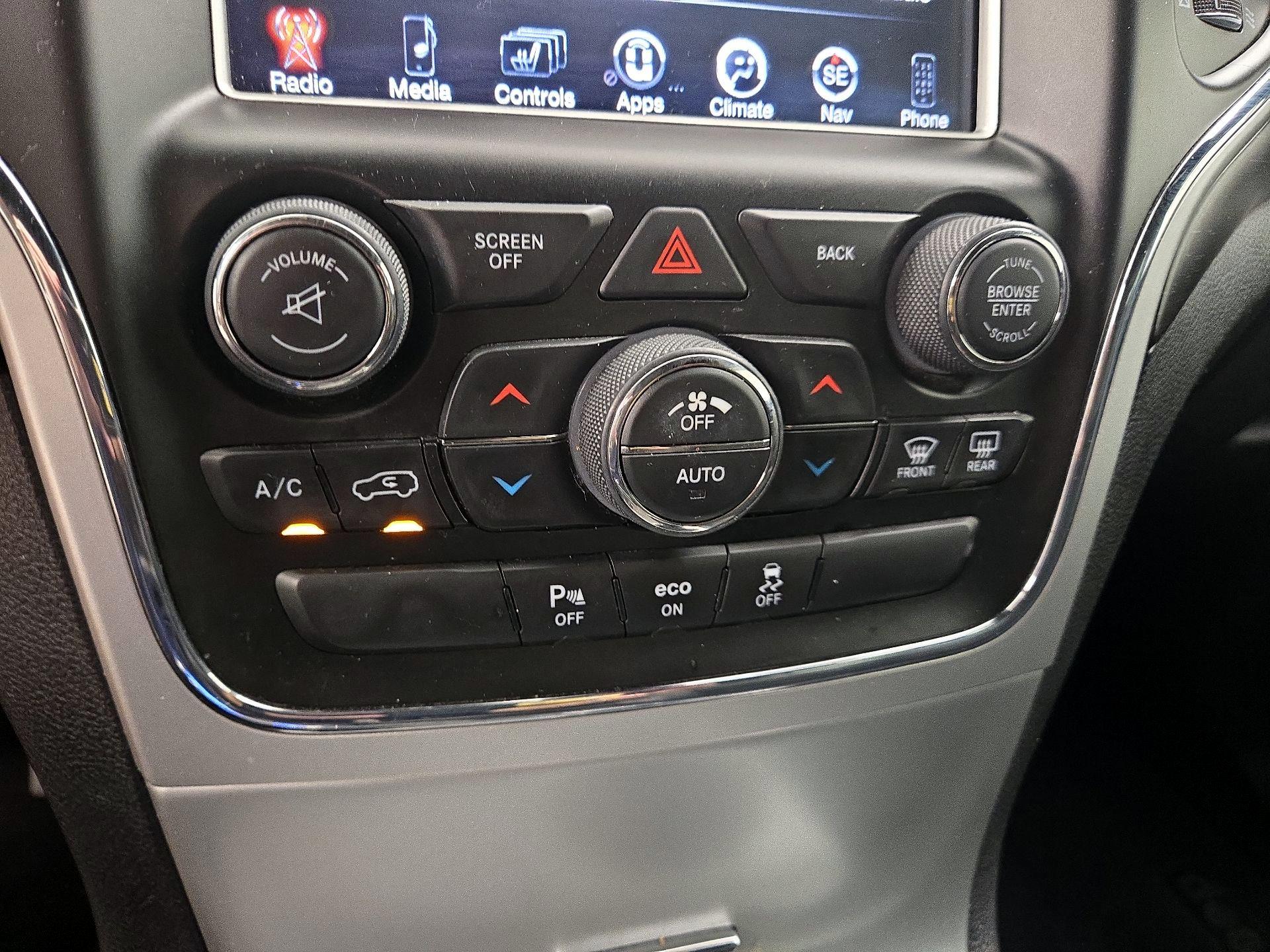 Thumbnail: 2015 Jeep Grand Cherokee - 17