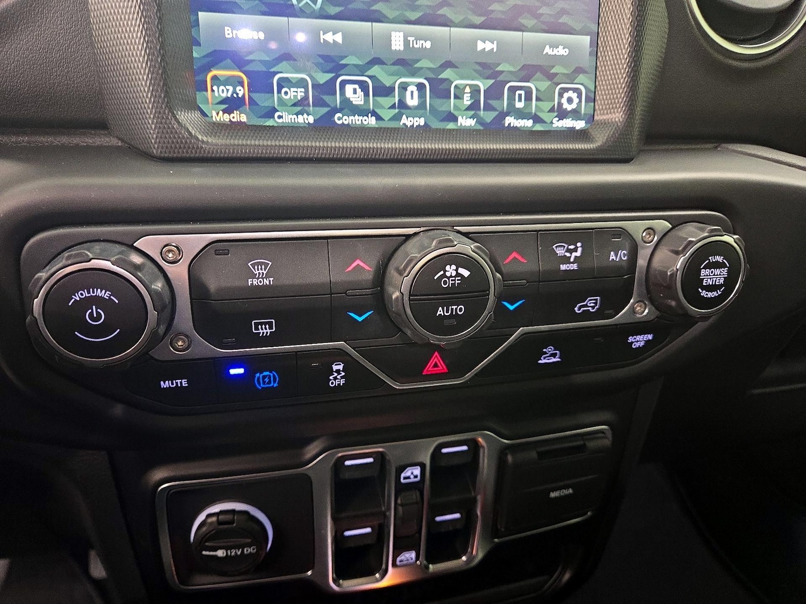 2021 Jeep Wrangler Unlimited Sahara 4XE - Photo 18