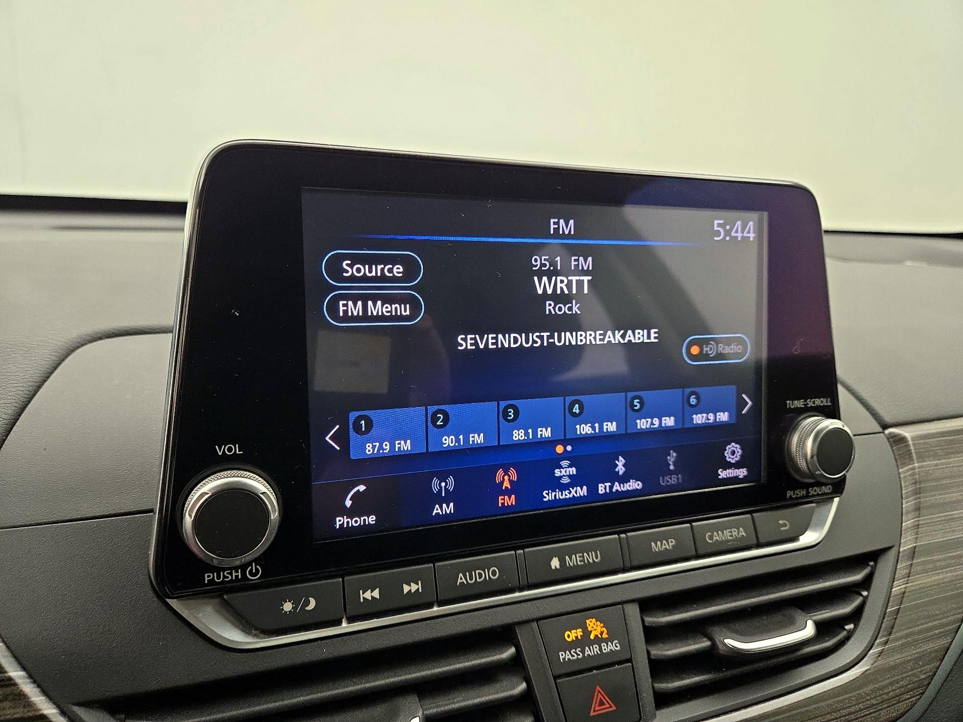 Thumbnail: 2019 Nissan Altima - 16