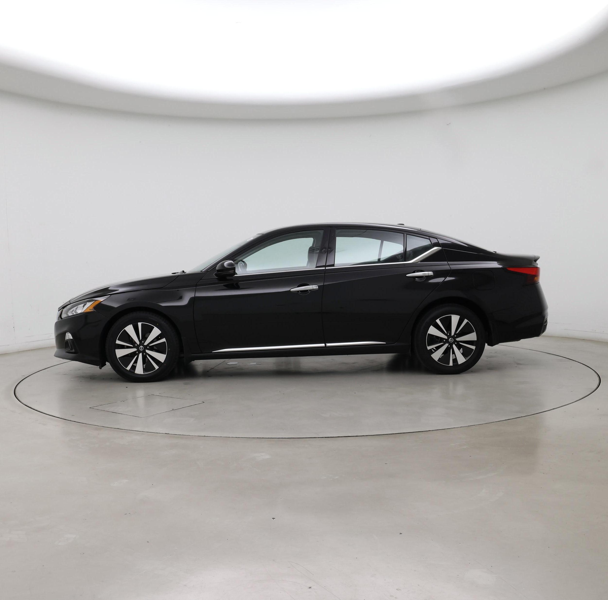 Thumbnail: 2019 Nissan Altima - 3