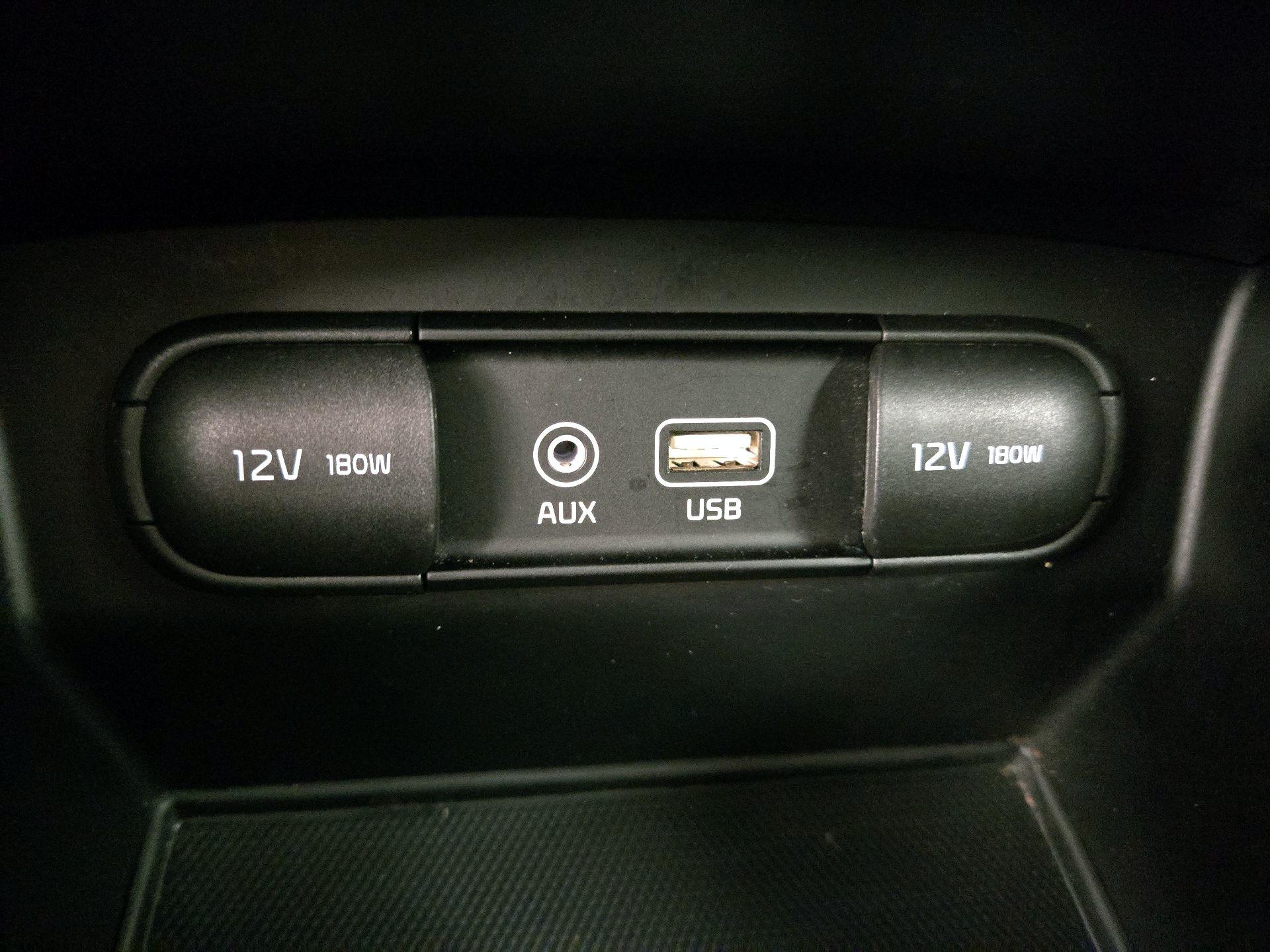 Thumbnail: 2020 Kia Sorento - 18