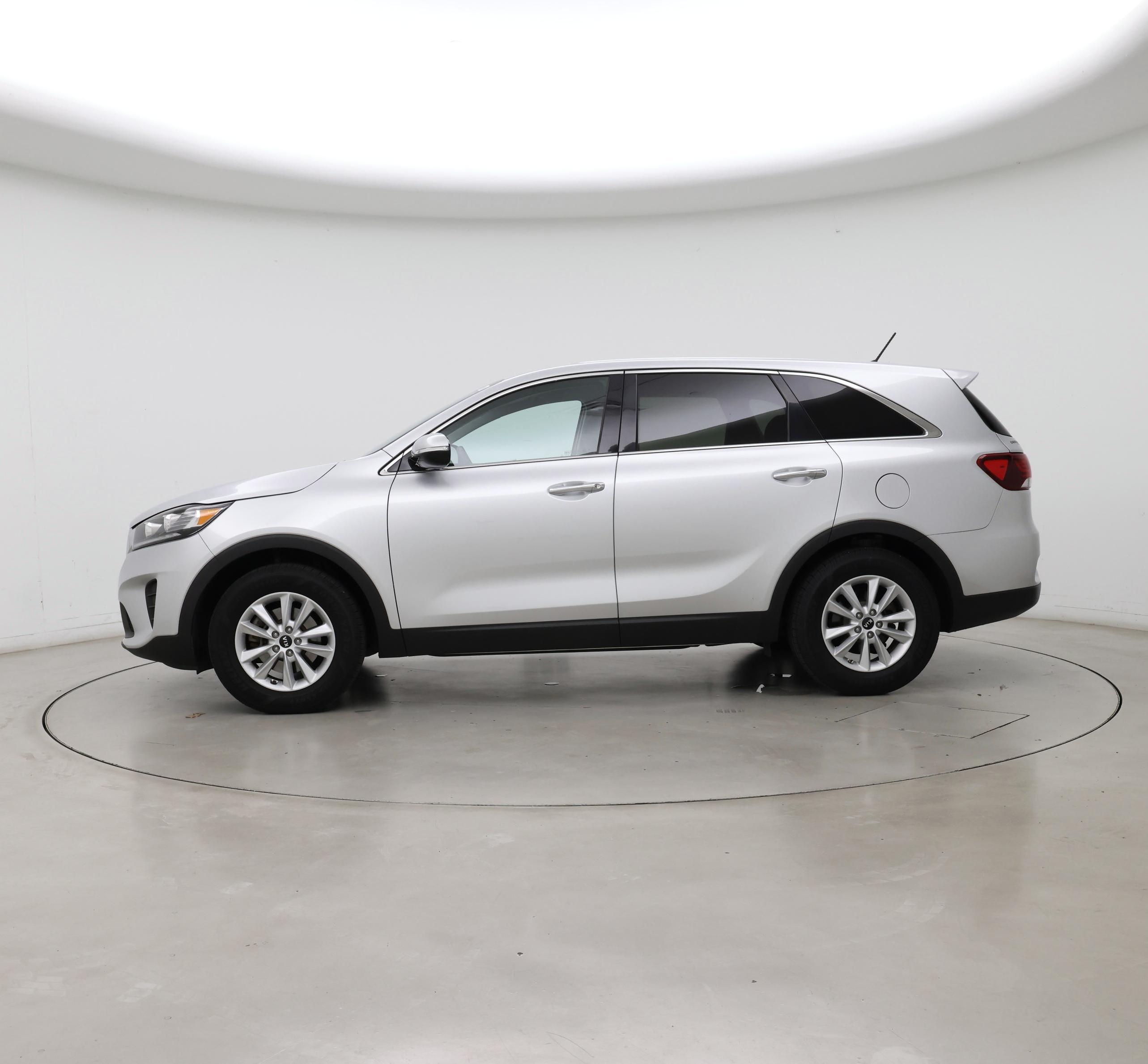 Thumbnail: 2020 Kia Sorento - 3
