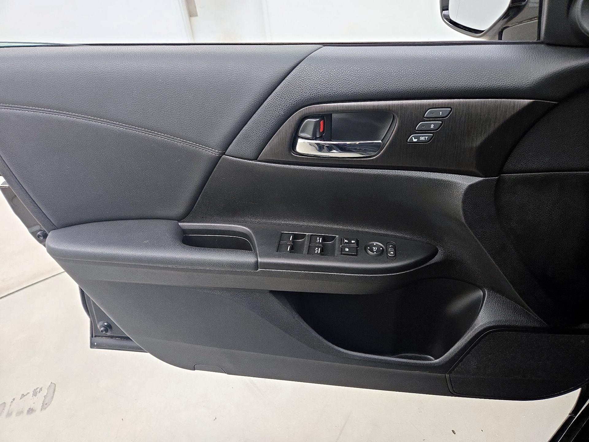 Thumbnail: 2015 Honda Accord - 12