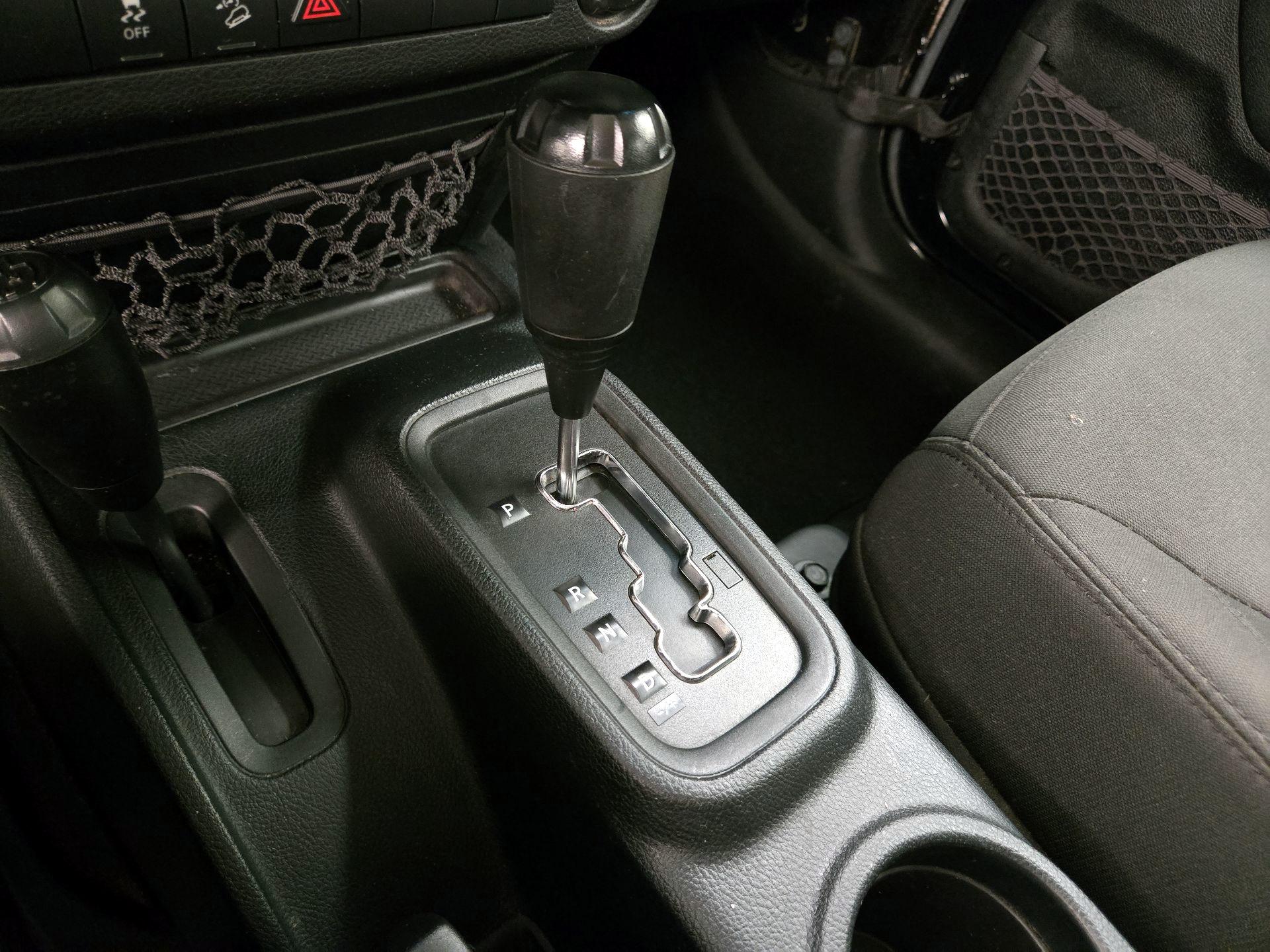 Thumbnail: 2018 Jeep Wrangler - 15