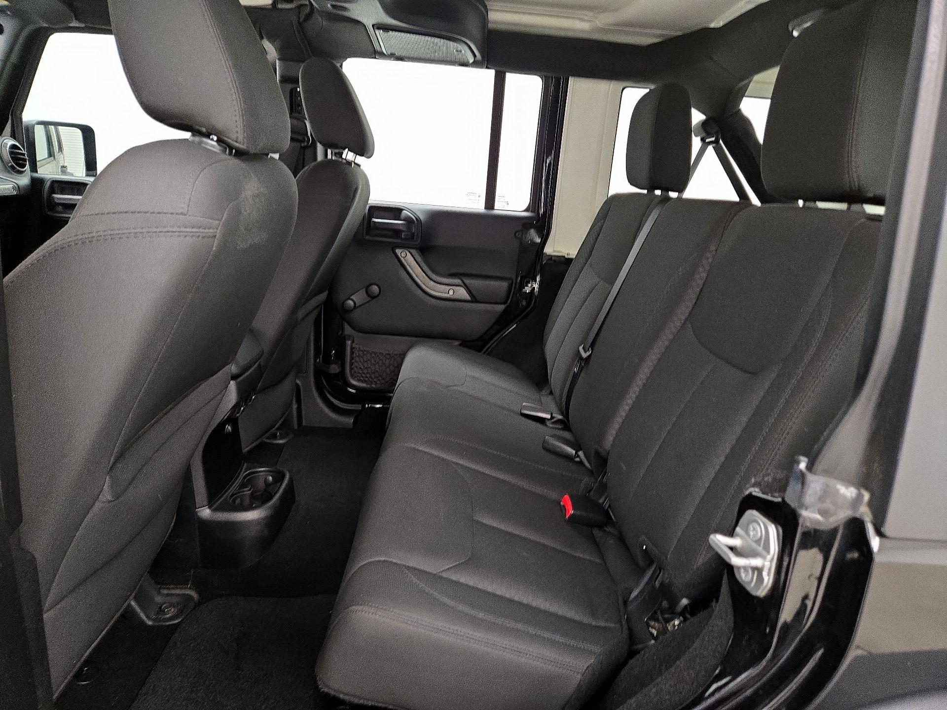 Thumbnail: 2018 Jeep Wrangler - 16