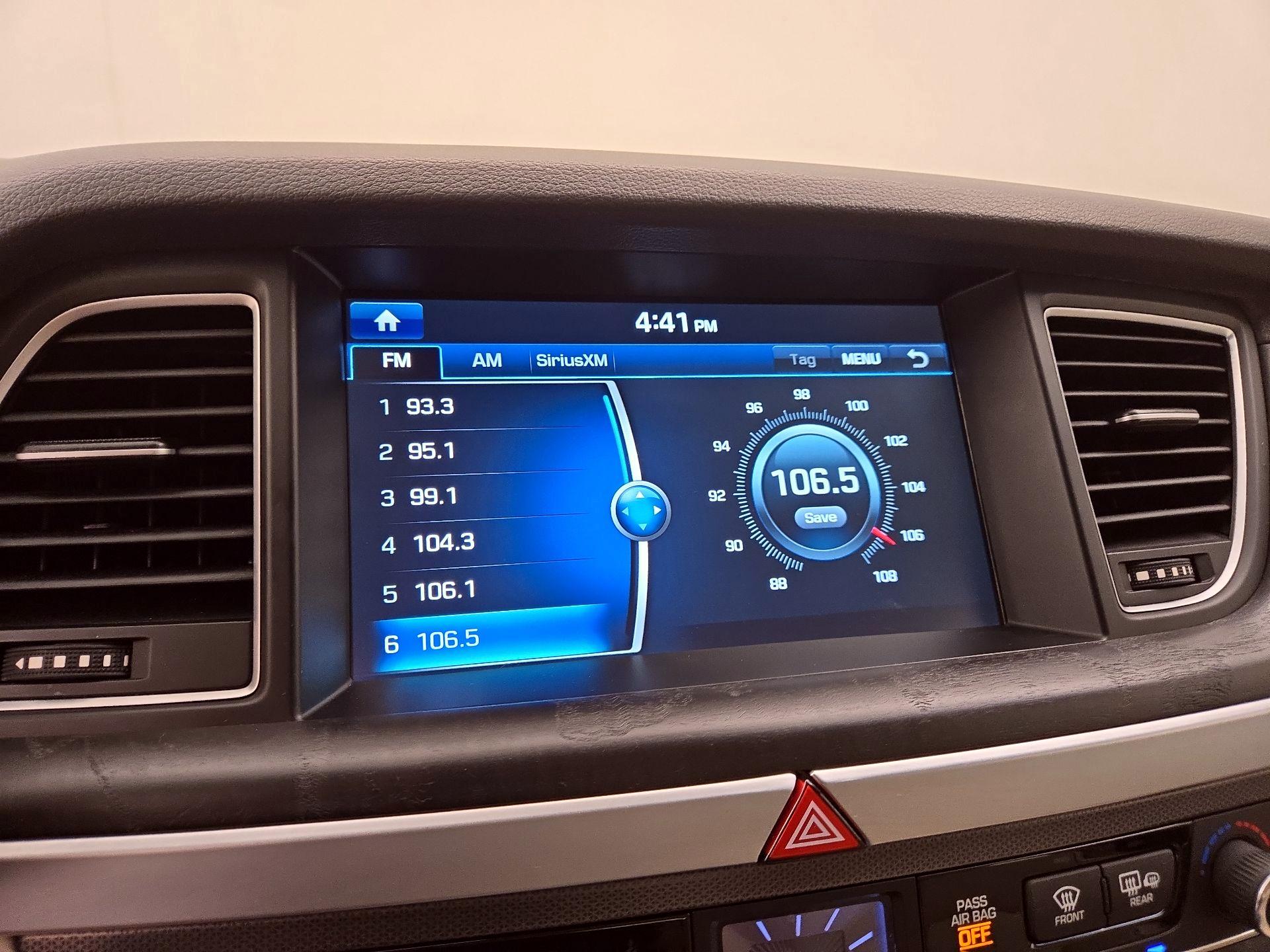 Thumbnail: 2017 Genesis G80 - 16
