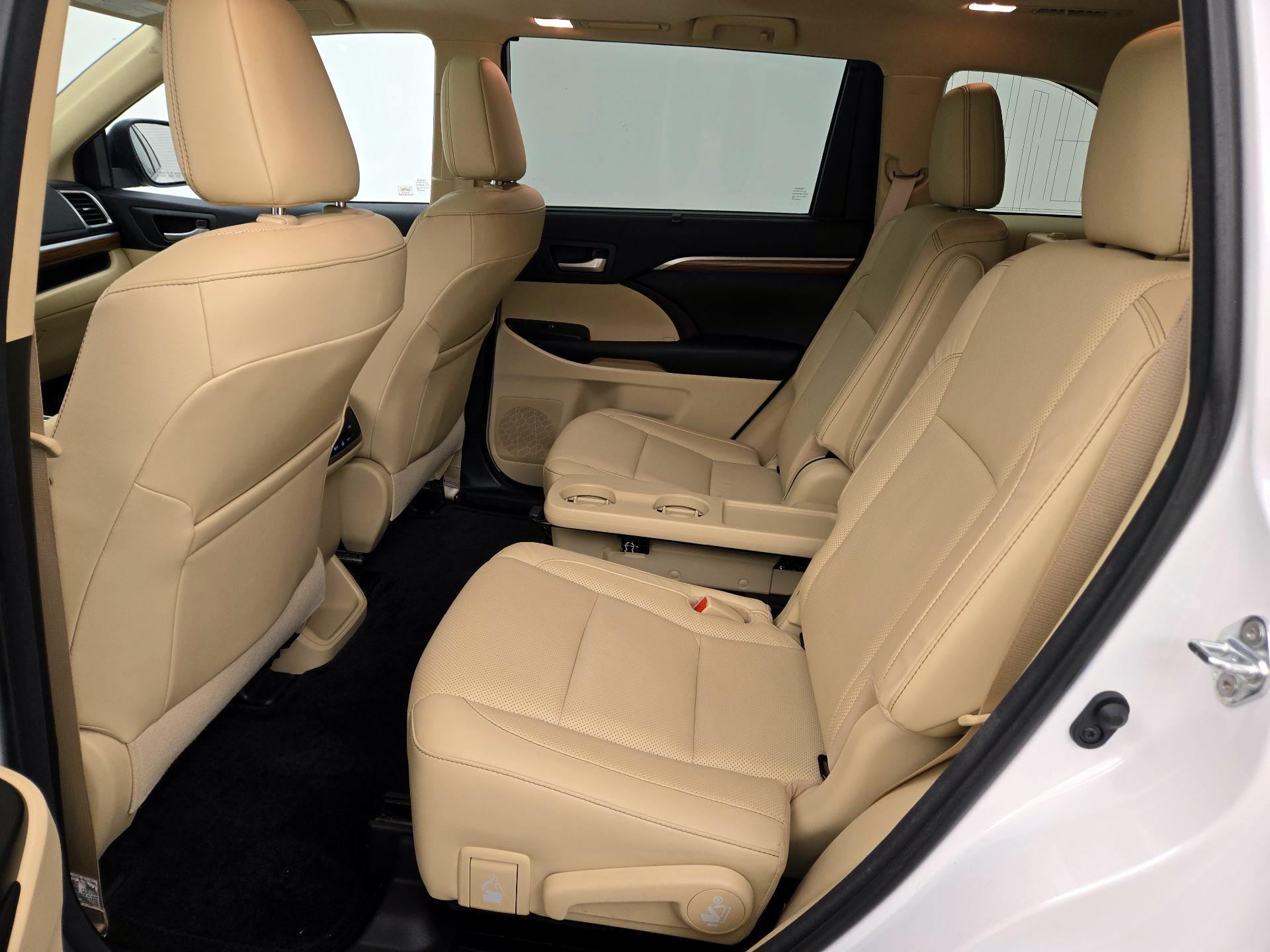 Thumbnail: 2018 Toyota Highlander - 20