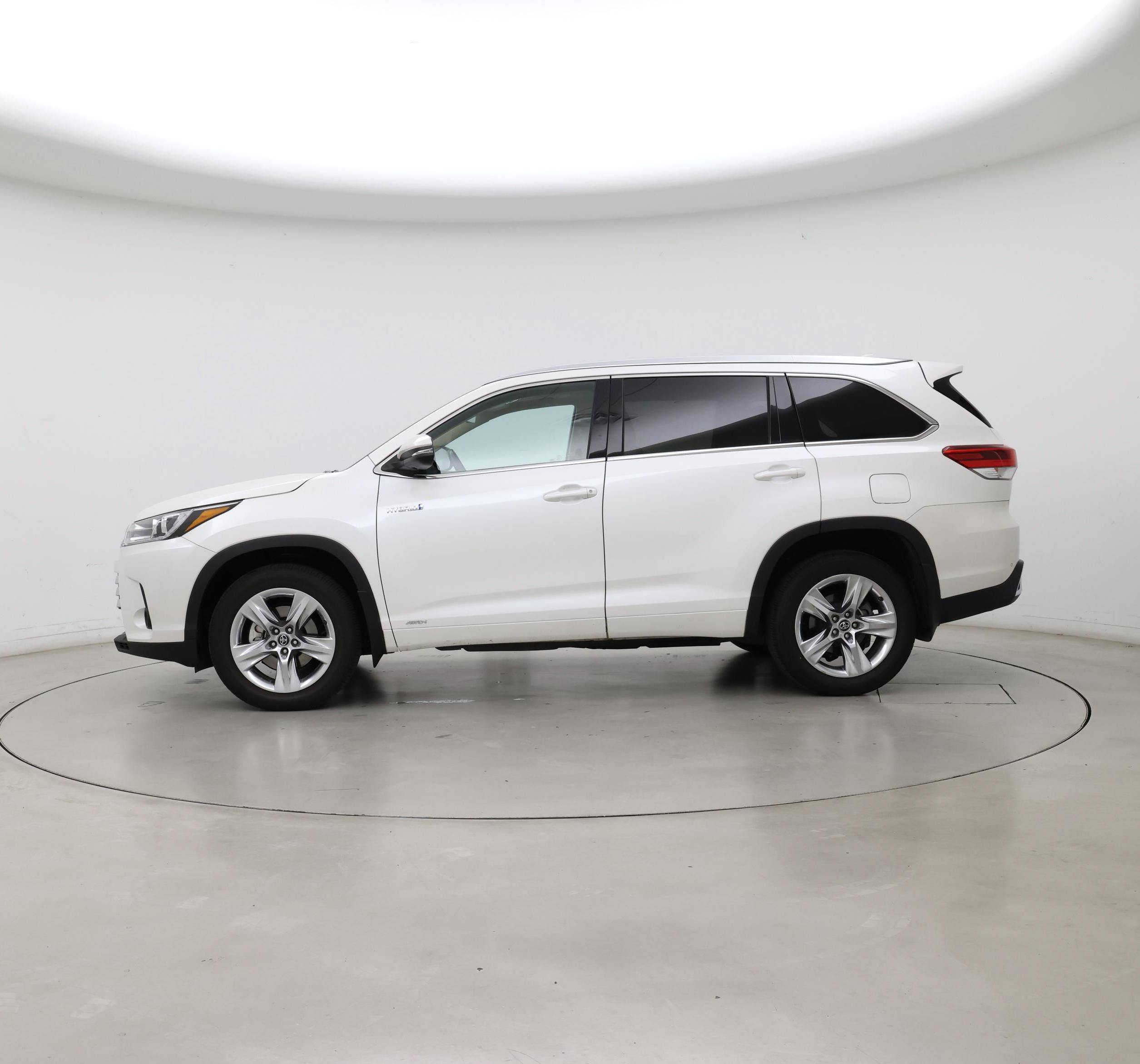 Thumbnail: 2018 Toyota Highlander - 3