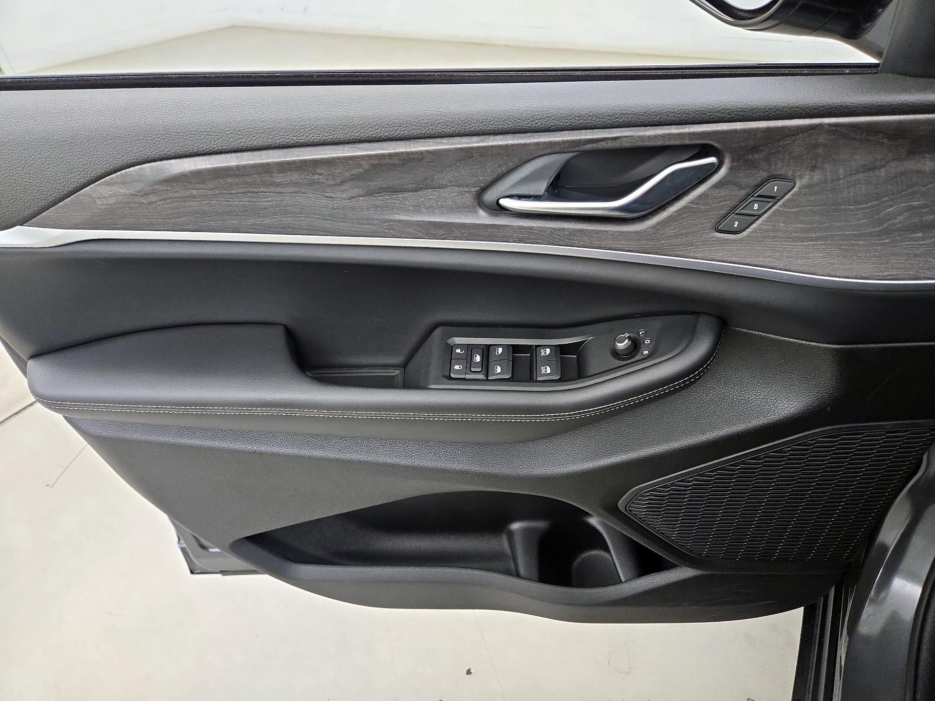 Thumbnail: 2025 Jeep Grand Cherokee - 12