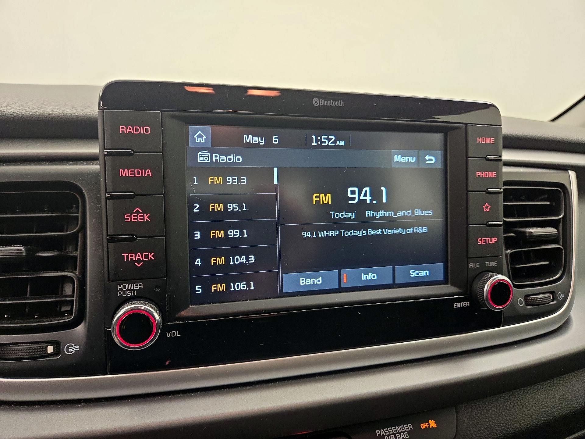 Thumbnail: 2020 Kia Rio - 15