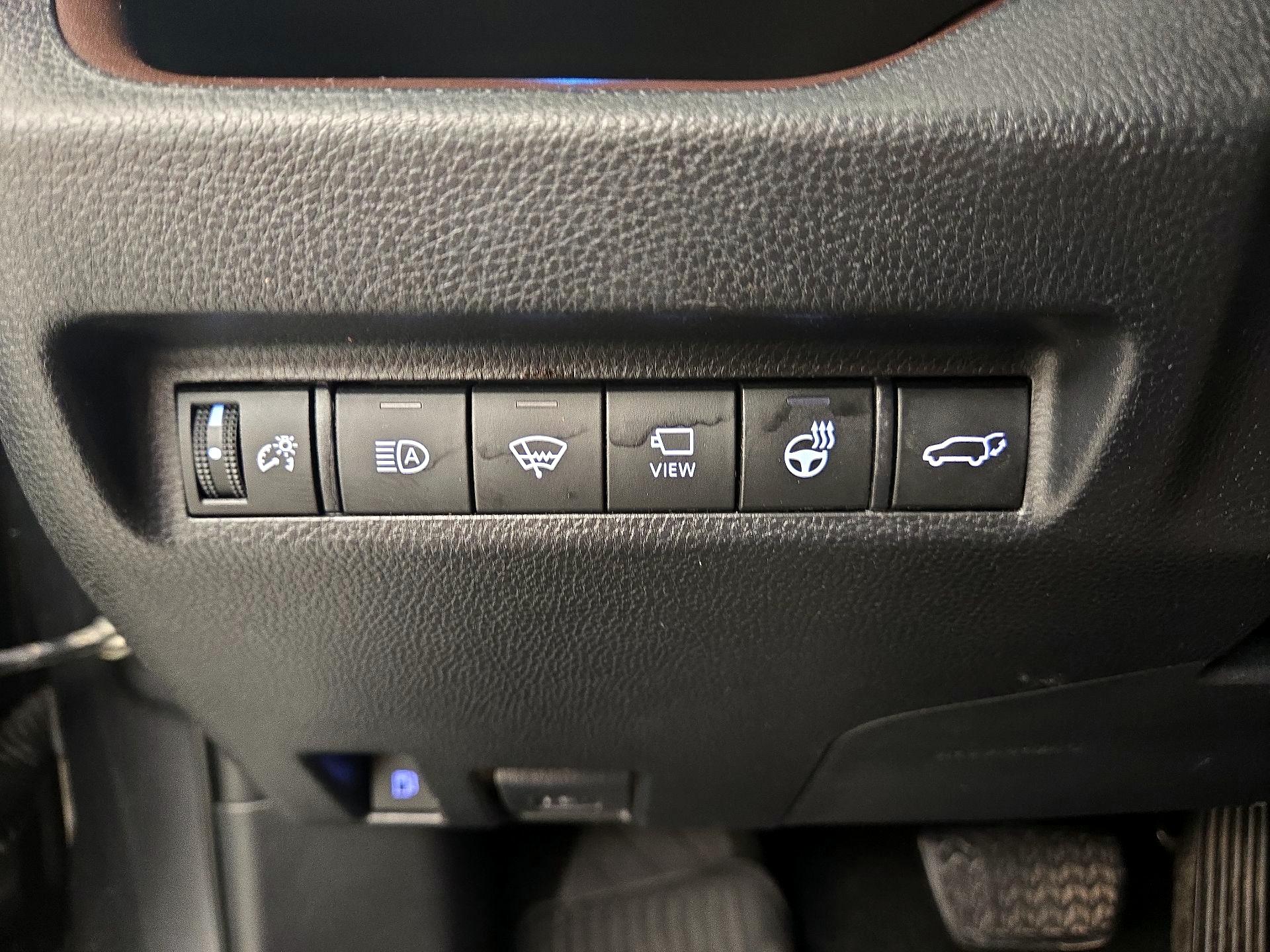 Thumbnail: 2020 Toyota RAV4 - 13