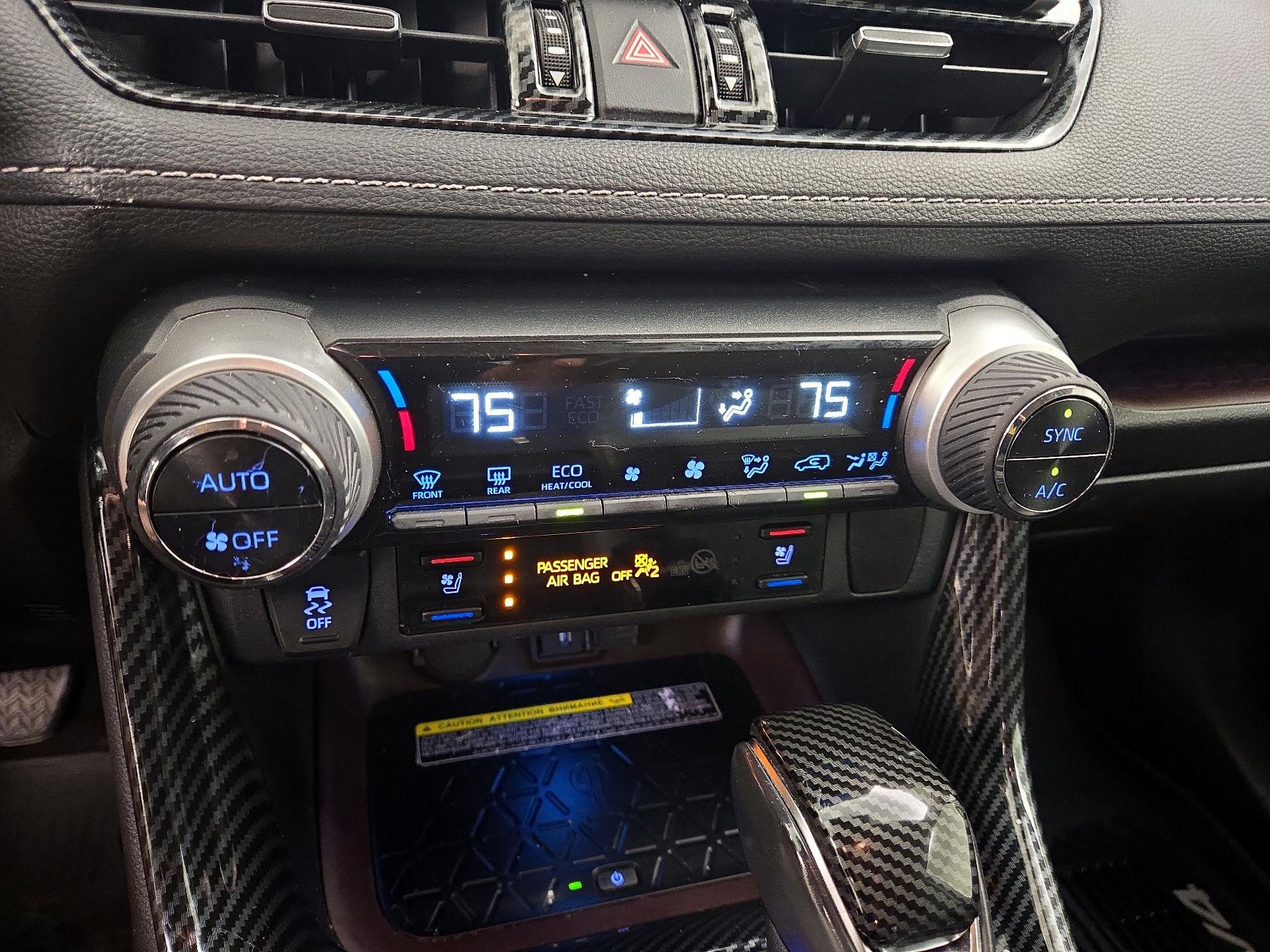 Thumbnail: 2020 Toyota RAV4 - 17